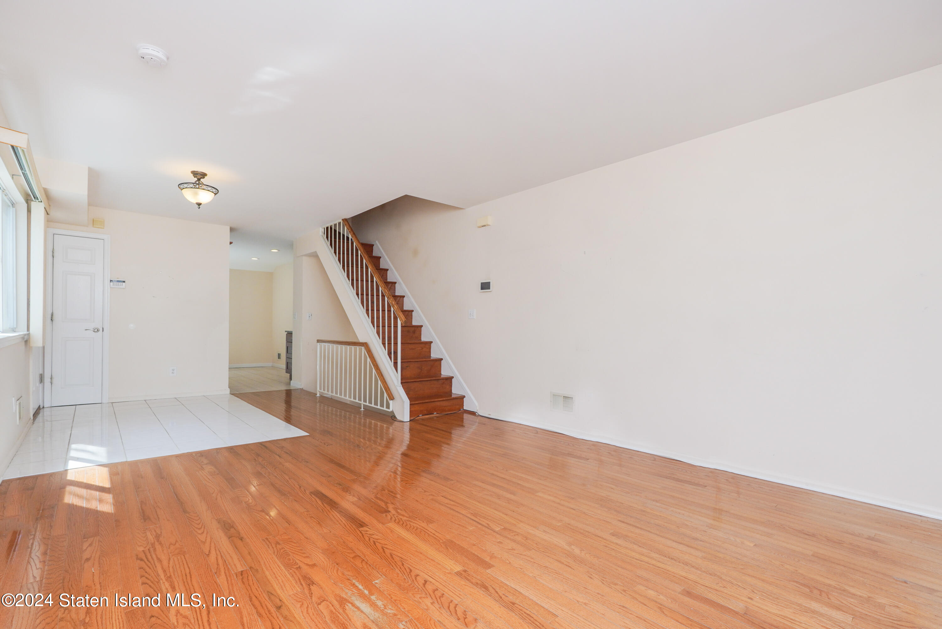 98 Kenilworth Avenue