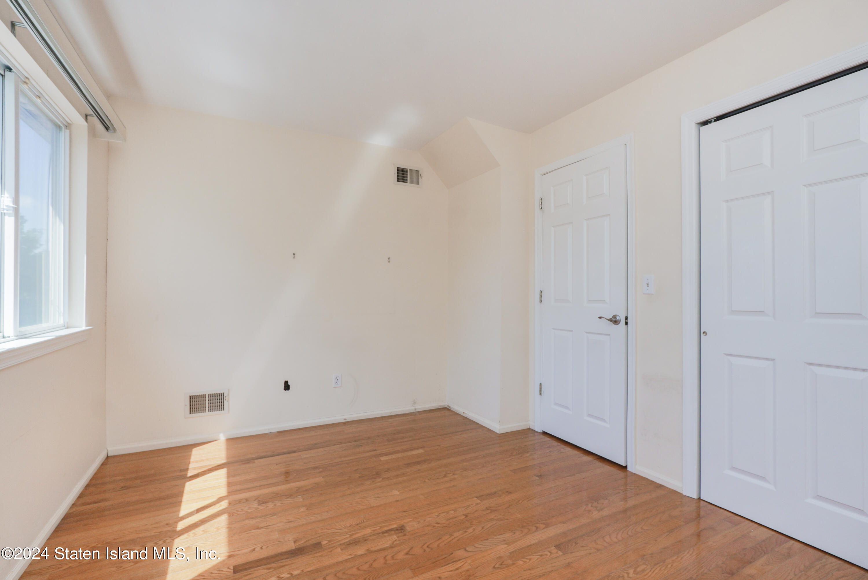 98 Kenilworth Avenue