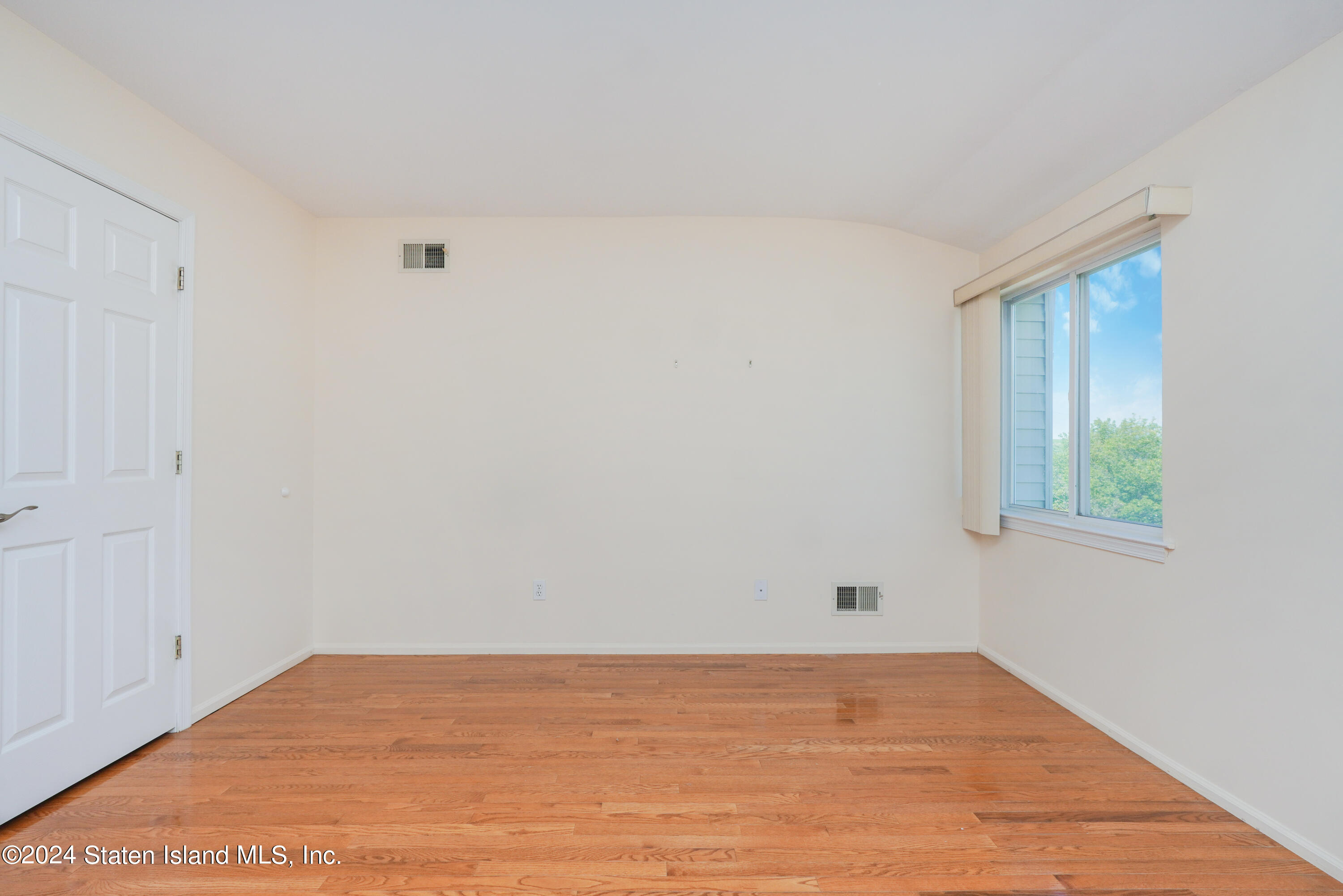 98 Kenilworth Avenue
