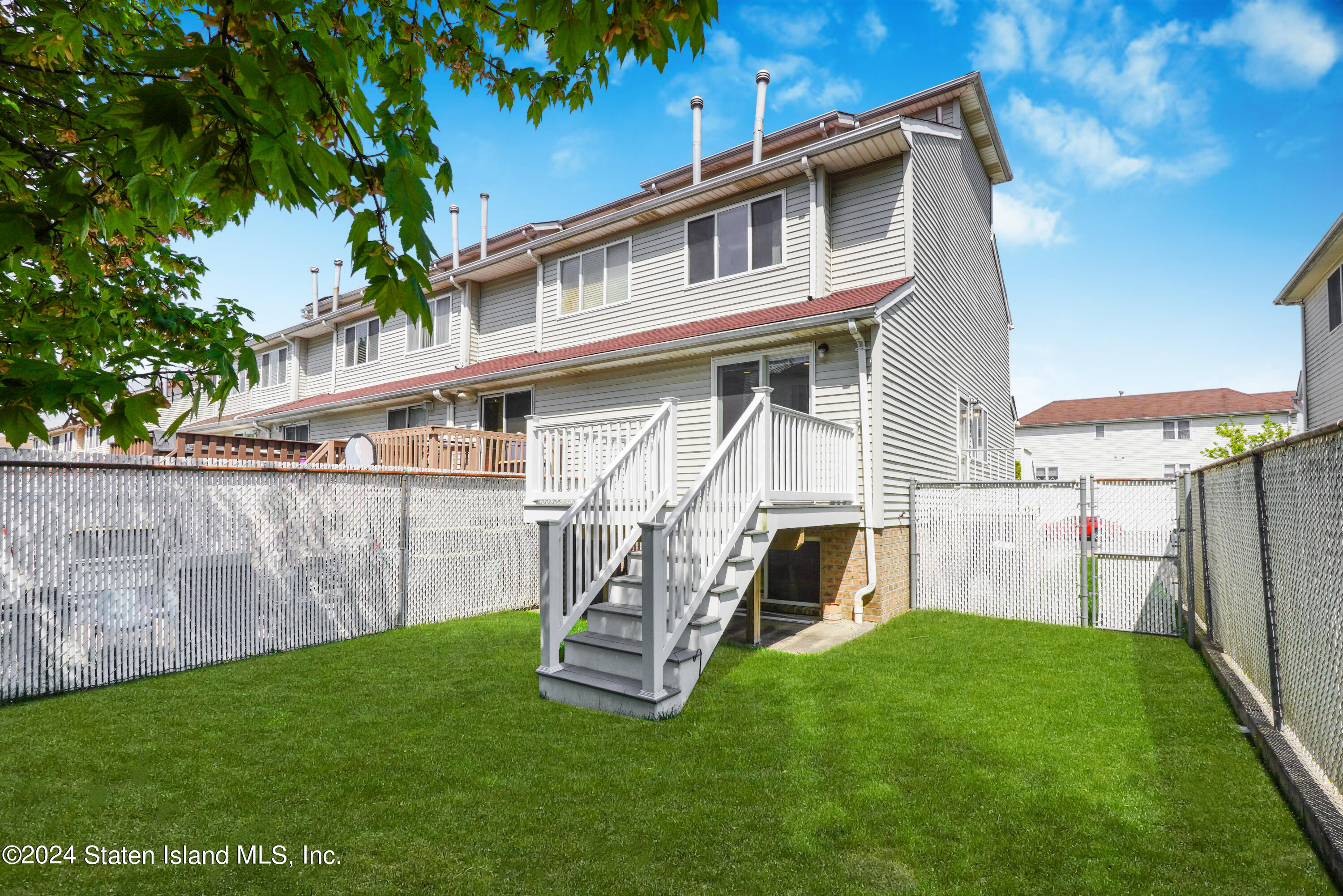 98 Kenilworth Avenue