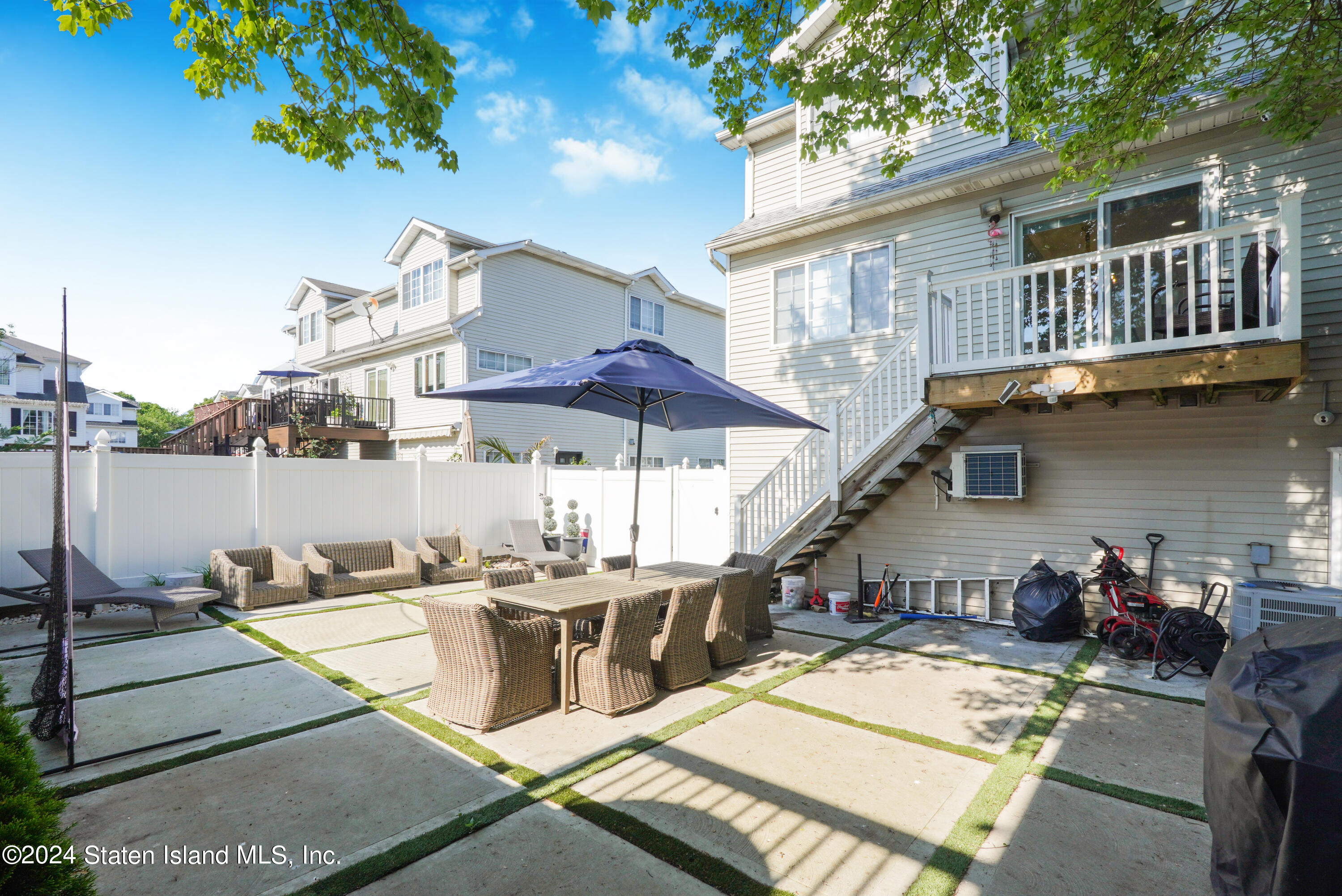 29 White Oak Lane