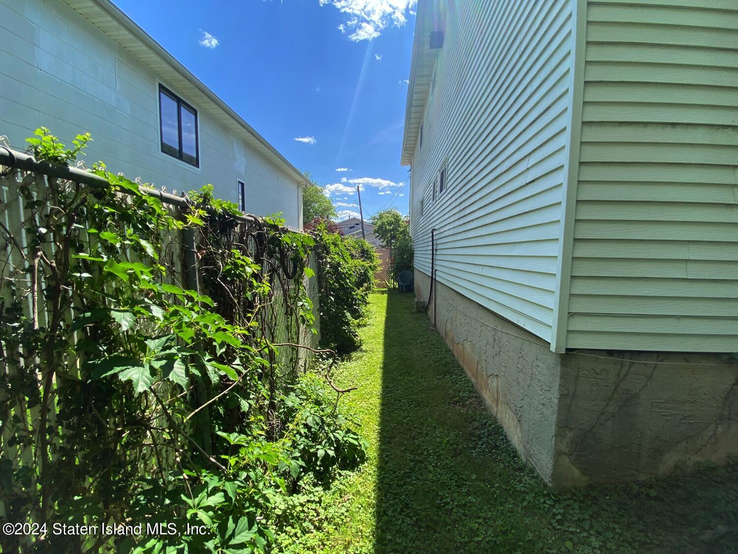 7 Furman Street
