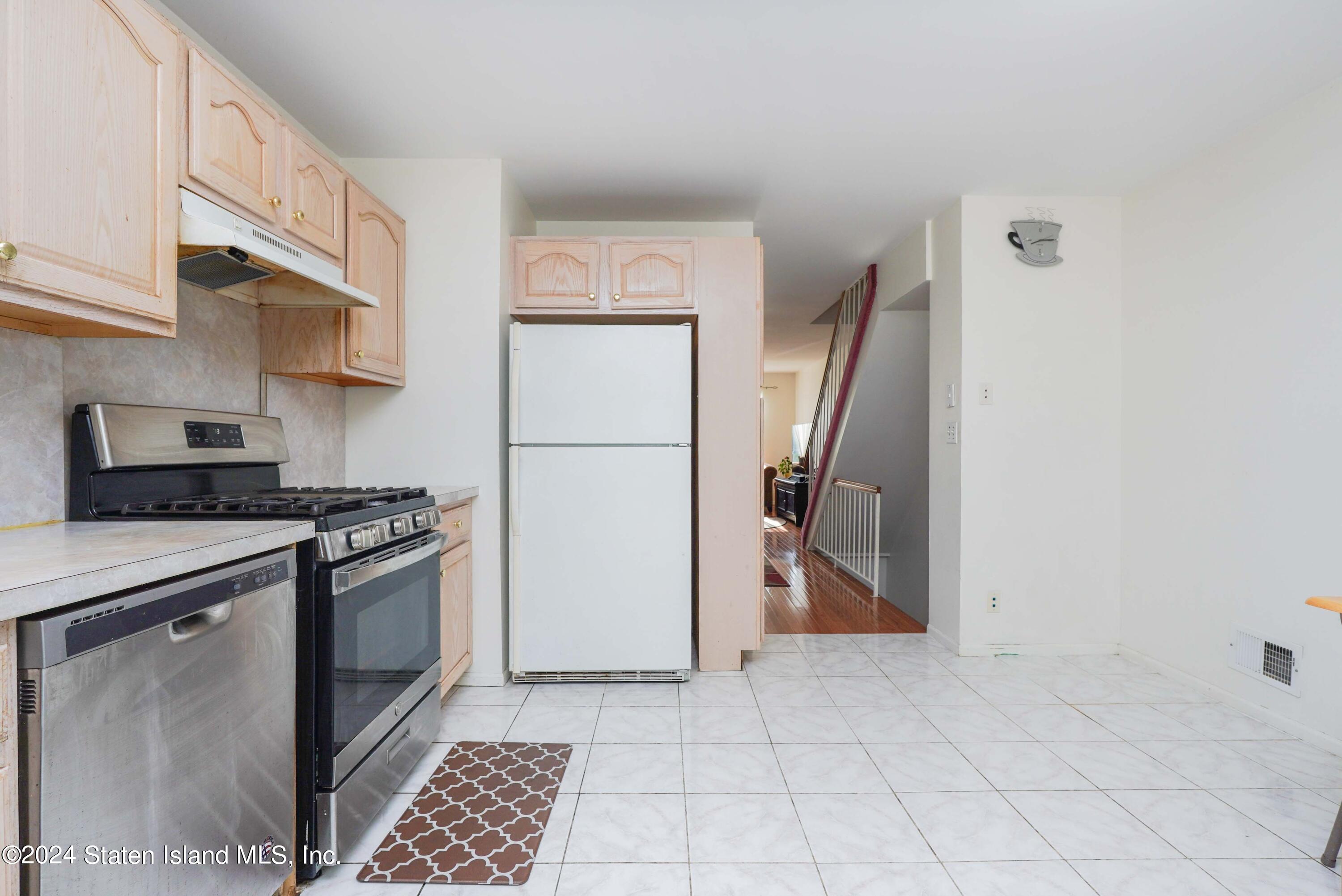 144 Kenilworth Avenue