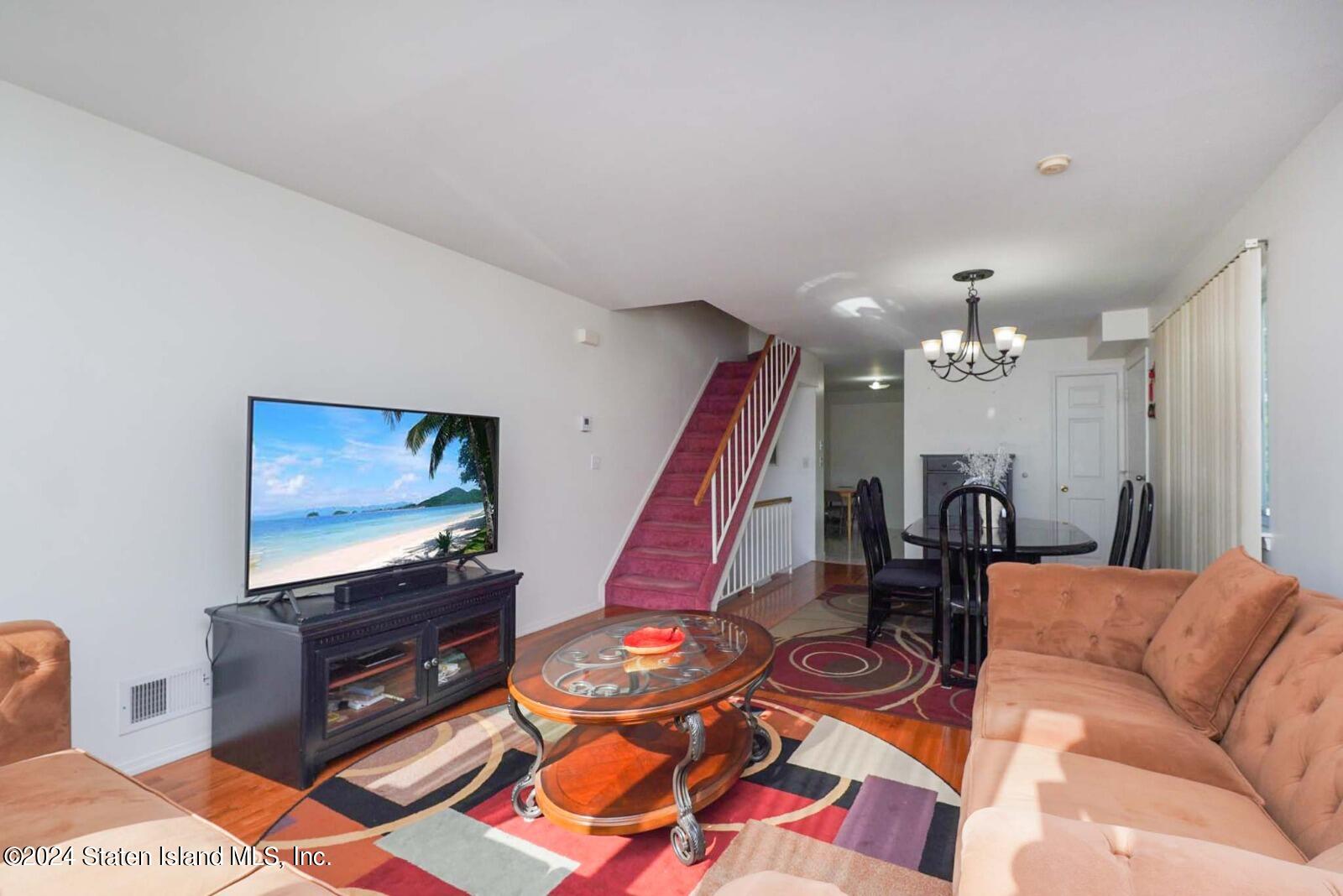 144 Kenilworth Avenue
