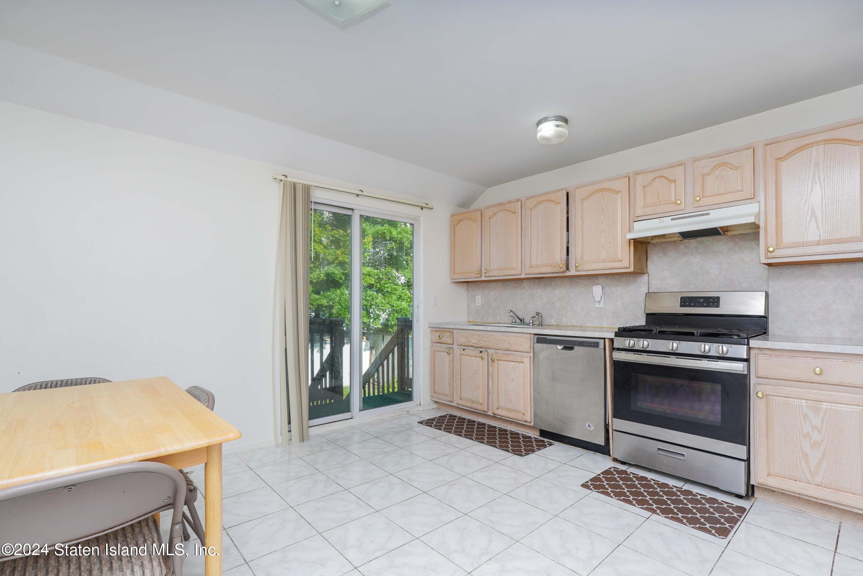144 Kenilworth Avenue