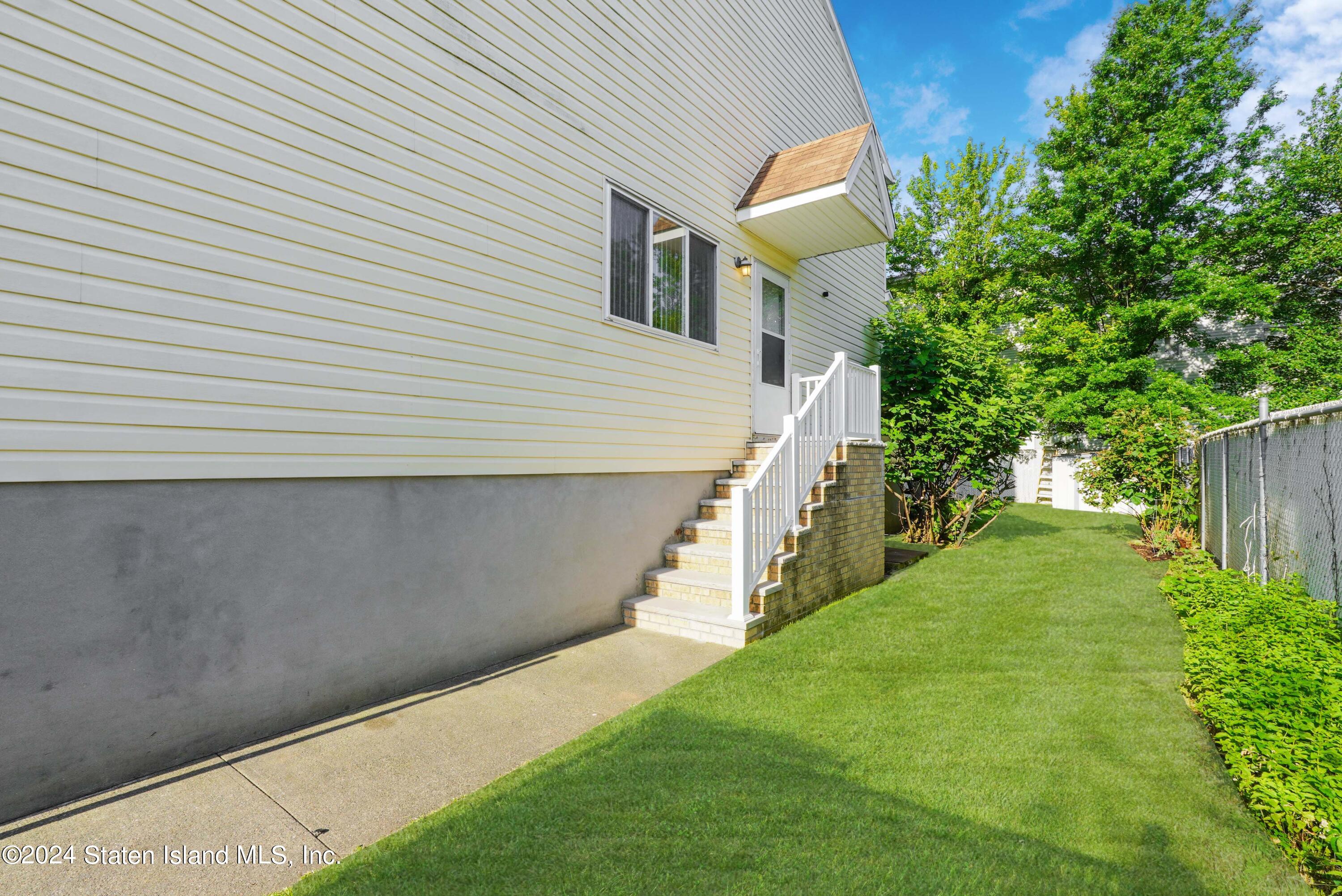 144 Kenilworth Avenue