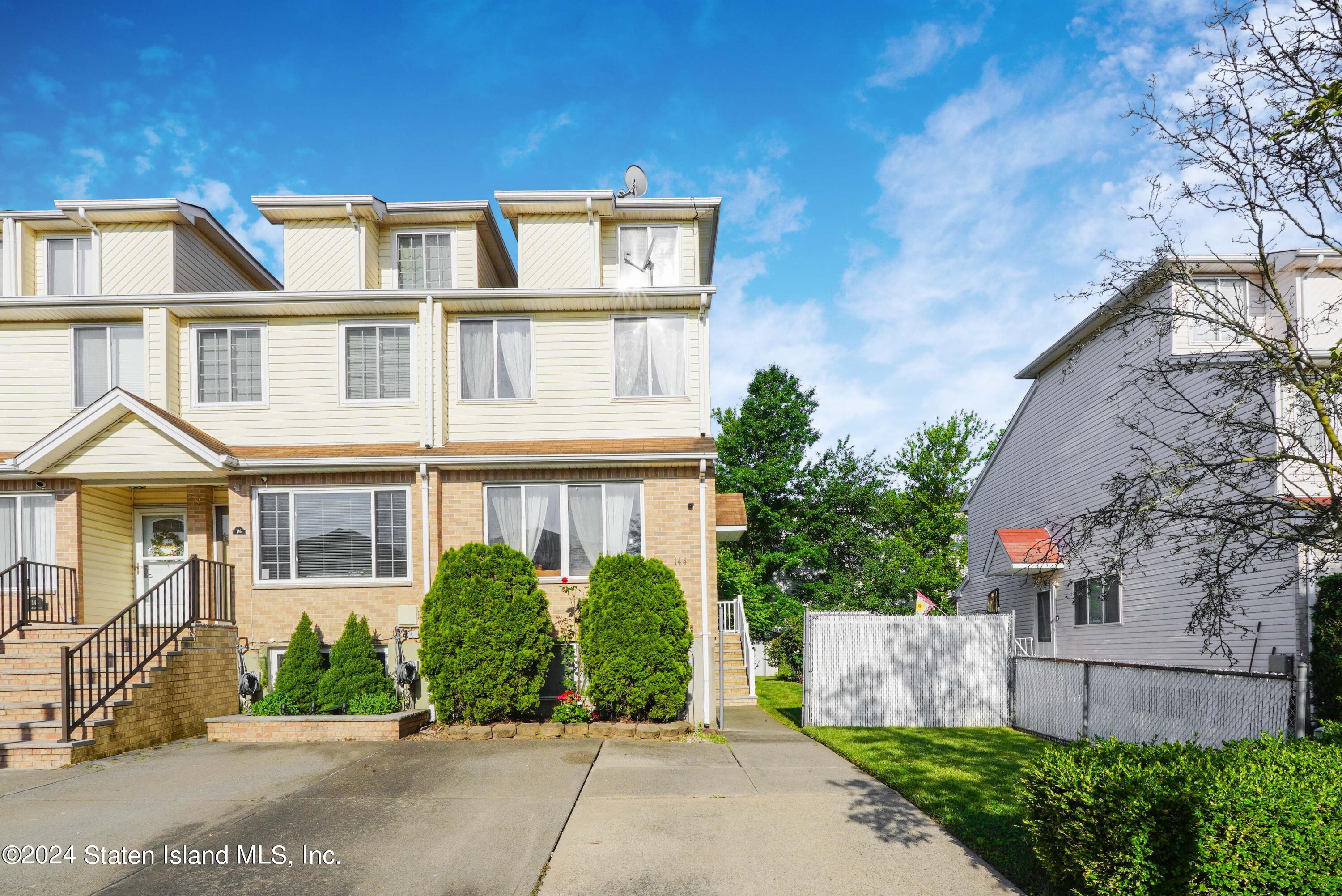 144 Kenilworth Avenue