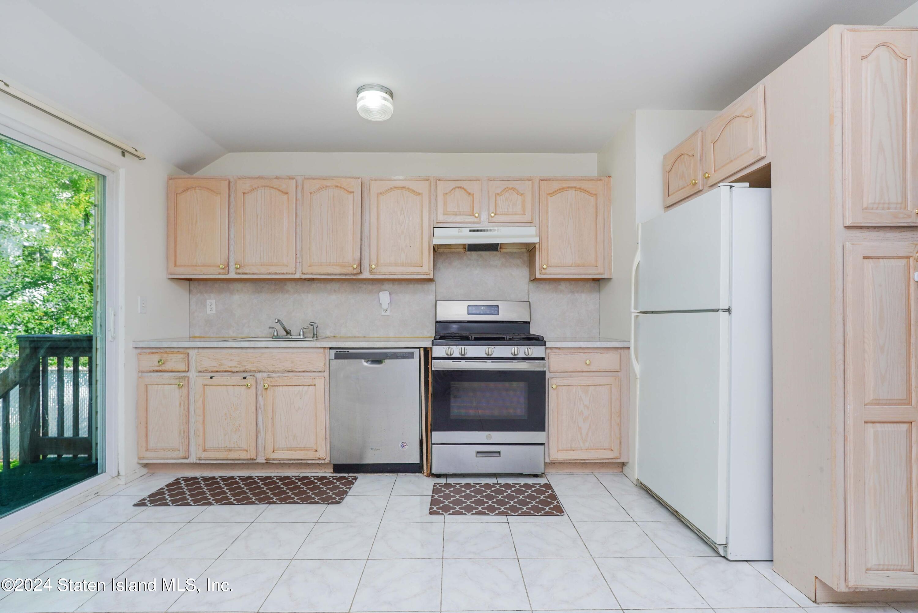 144 Kenilworth Avenue