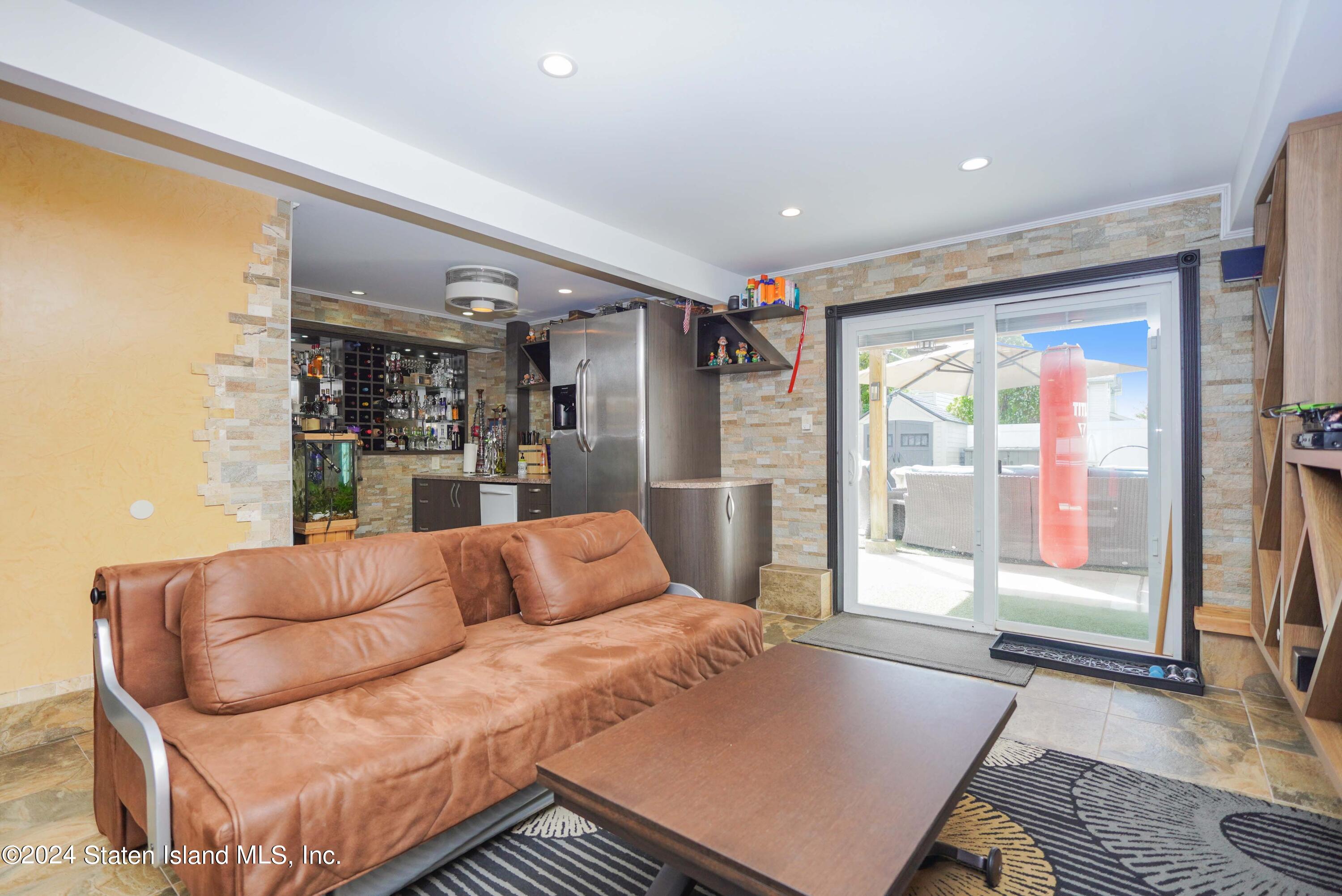 10 Elie Court