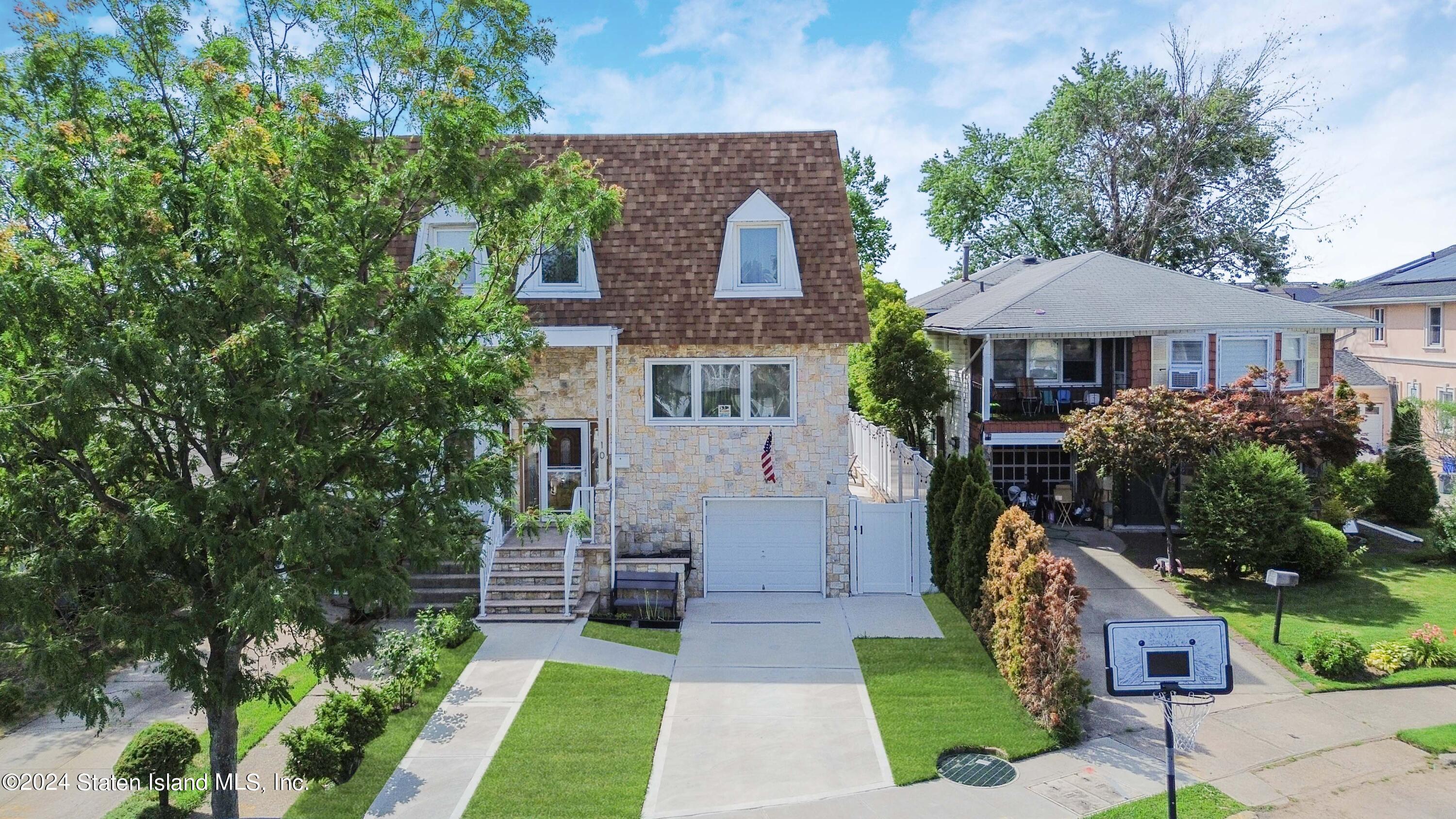 10 Elie Court