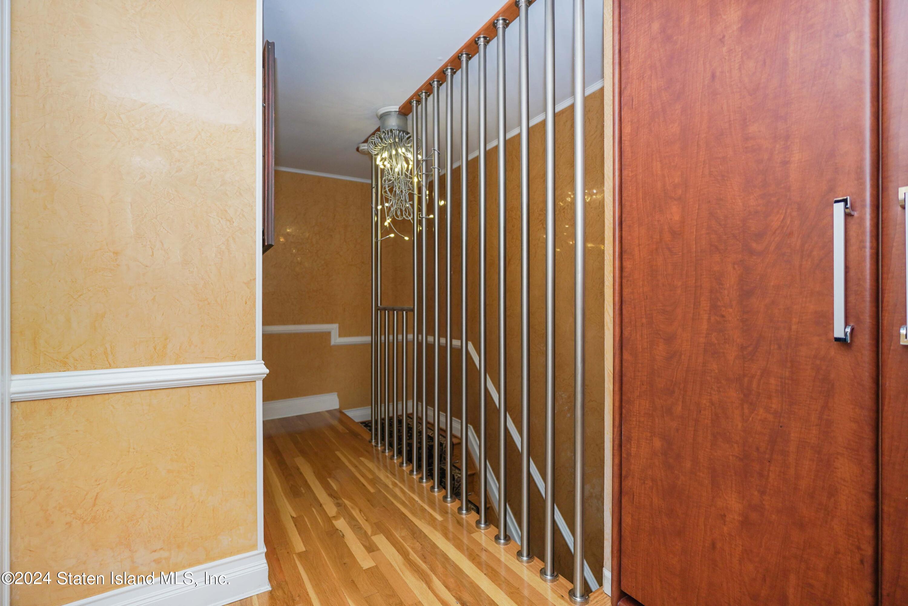 10 Elie Court