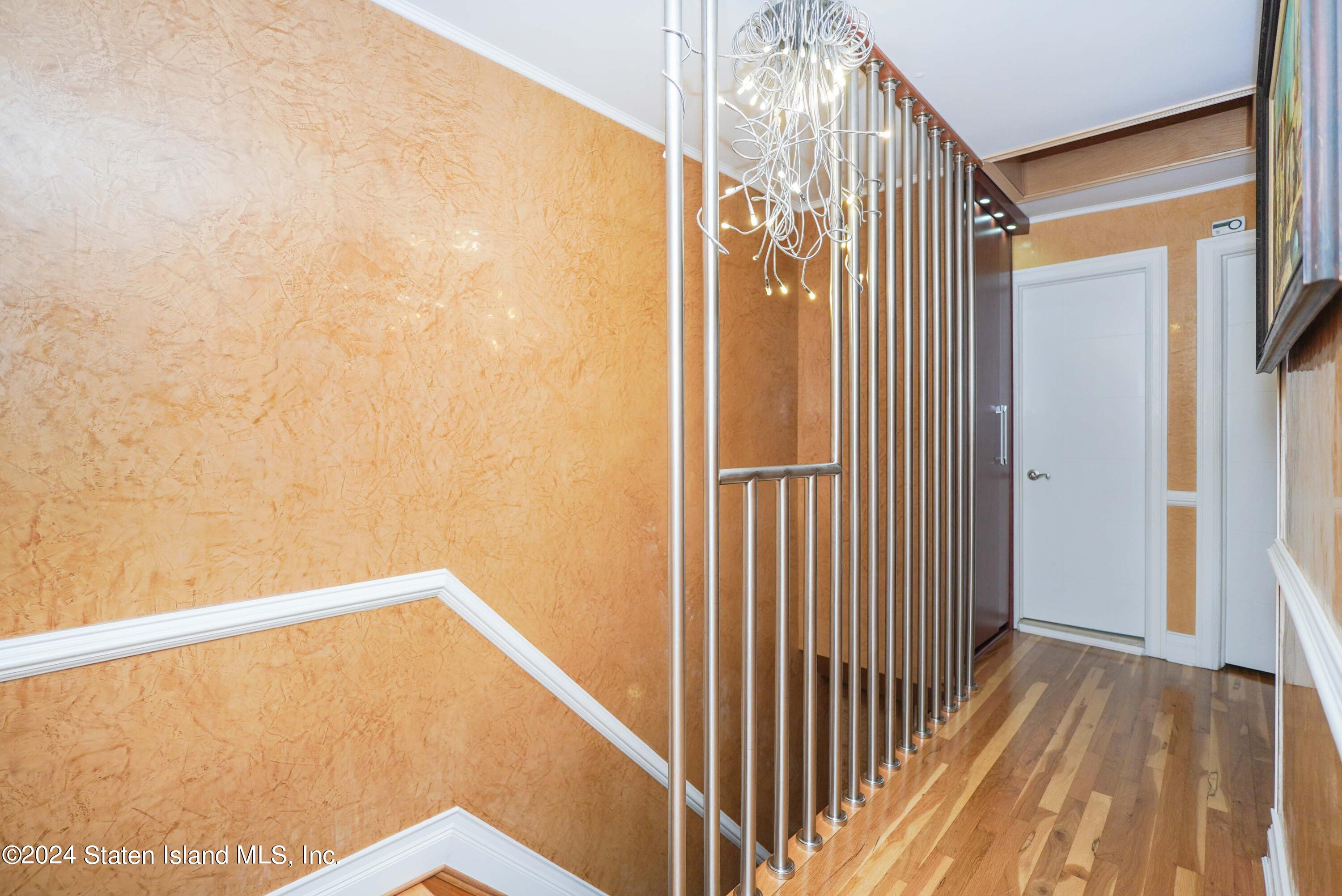 10 Elie Court