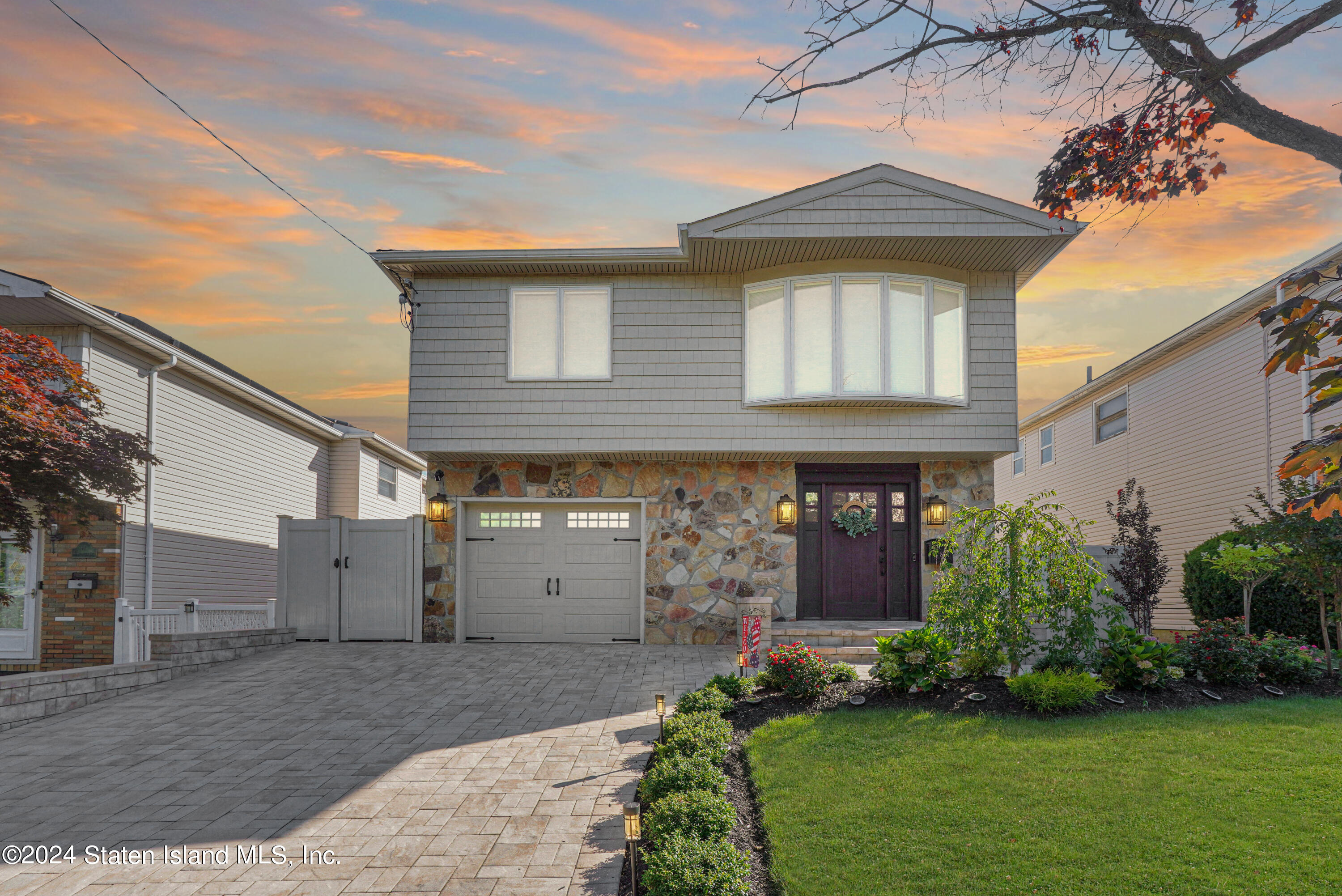 87 W Cedarview Avenue
