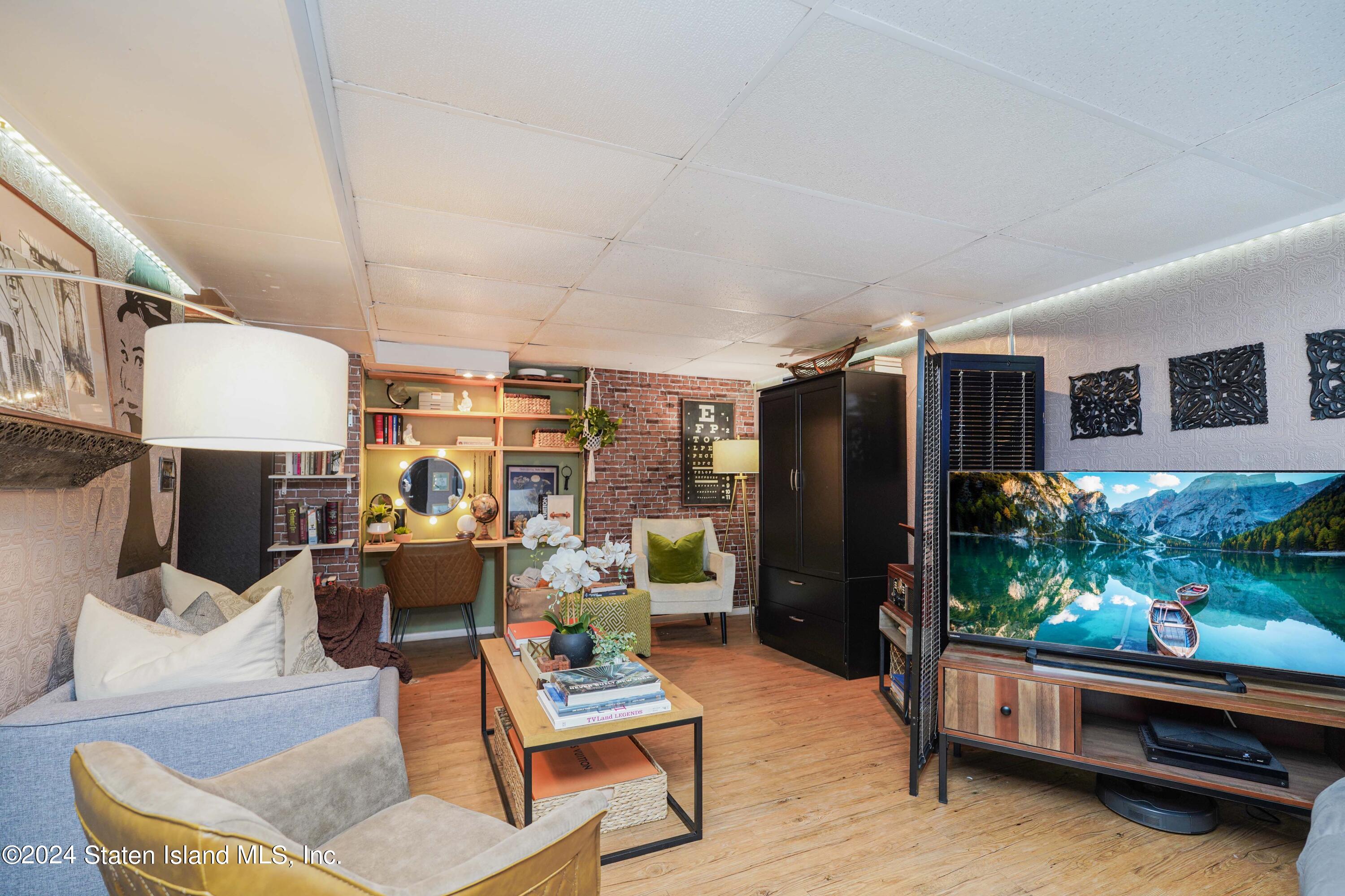 123 Highland Road