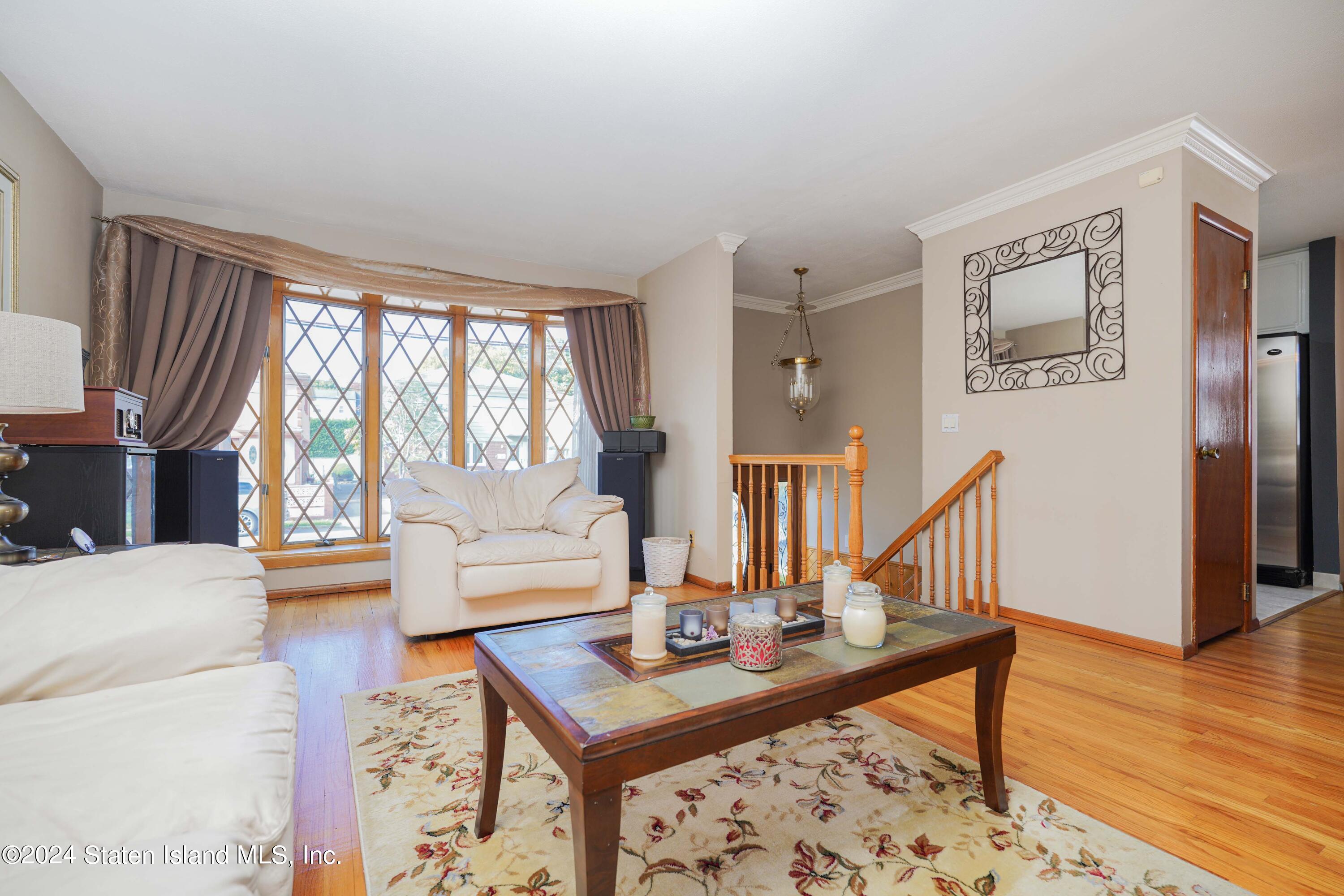 89 Renwick Avenue