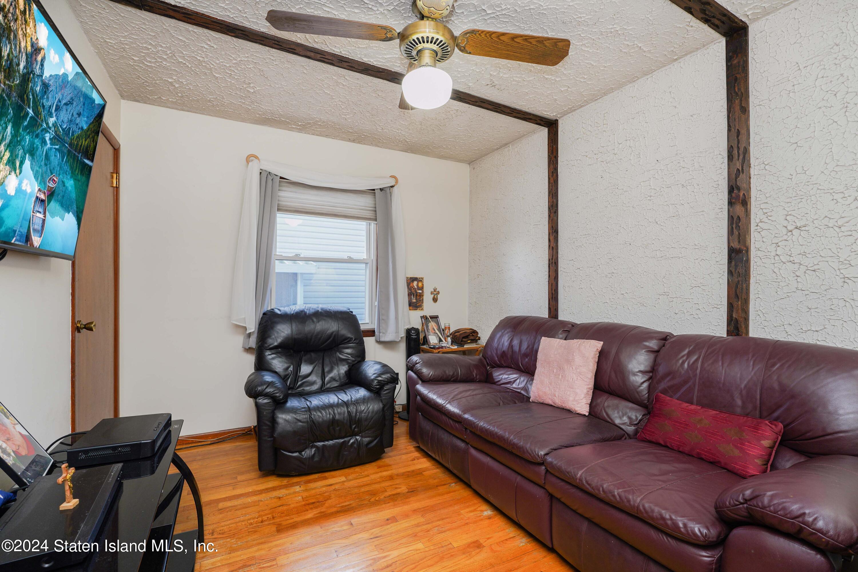 89 Renwick Avenue