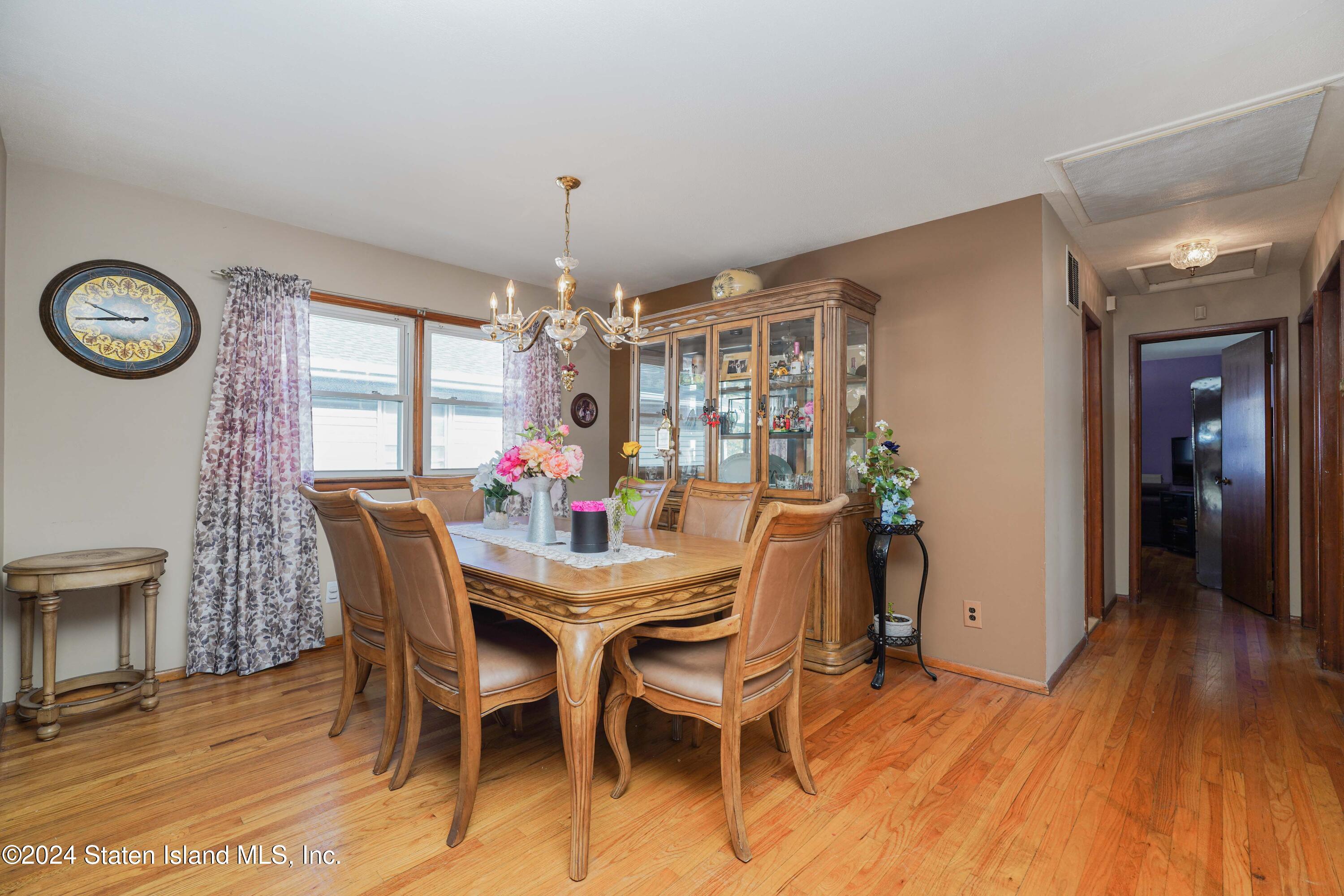 89 Renwick Avenue