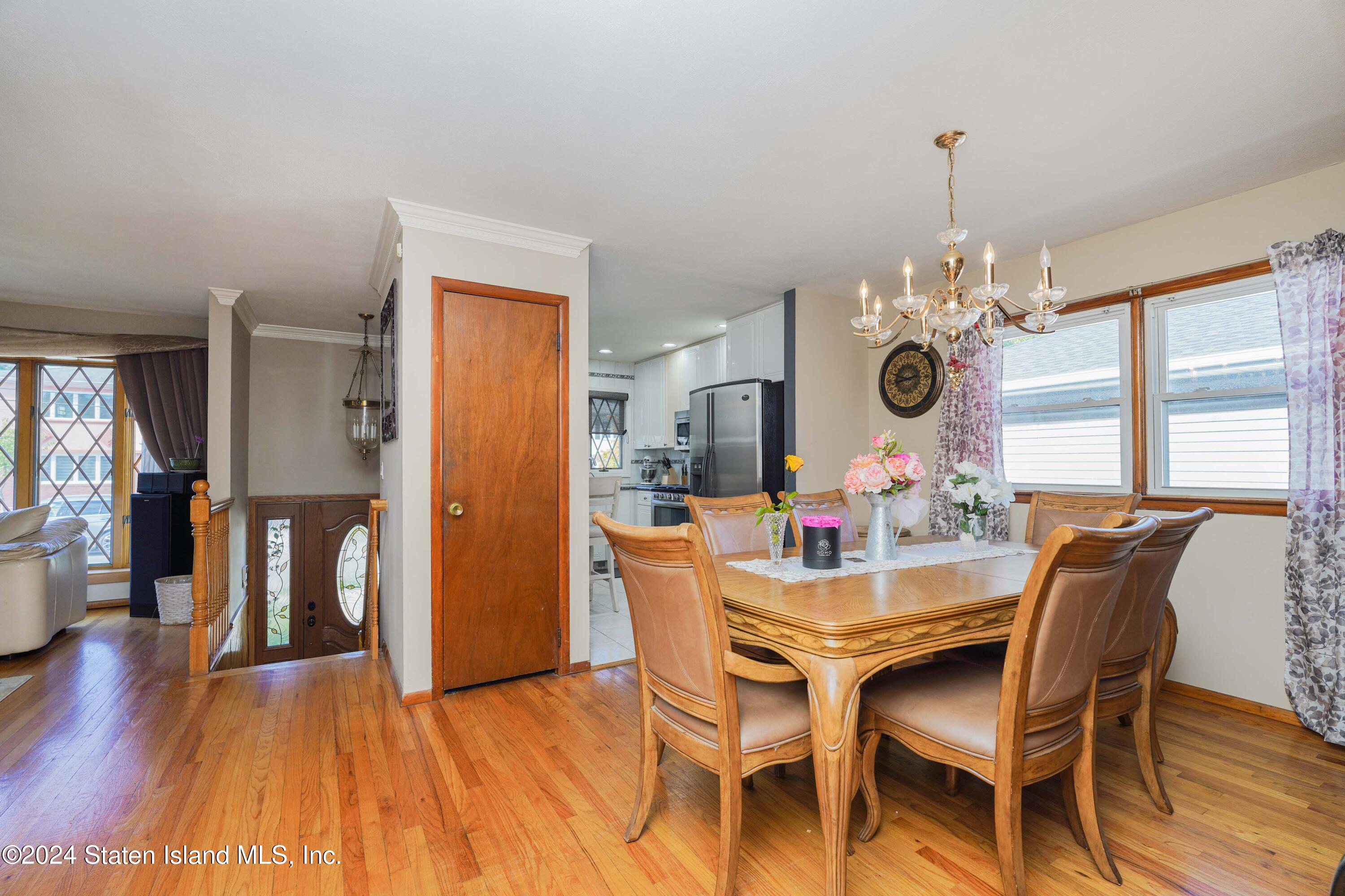 89 Renwick Avenue