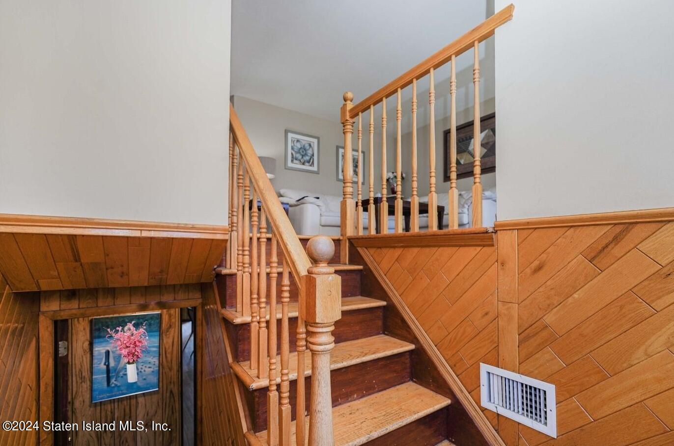 89 Renwick Avenue
