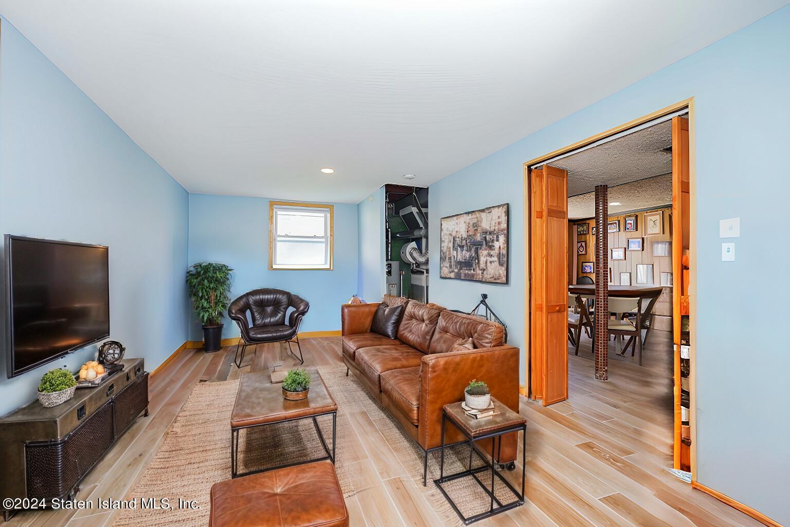 89 Renwick Avenue