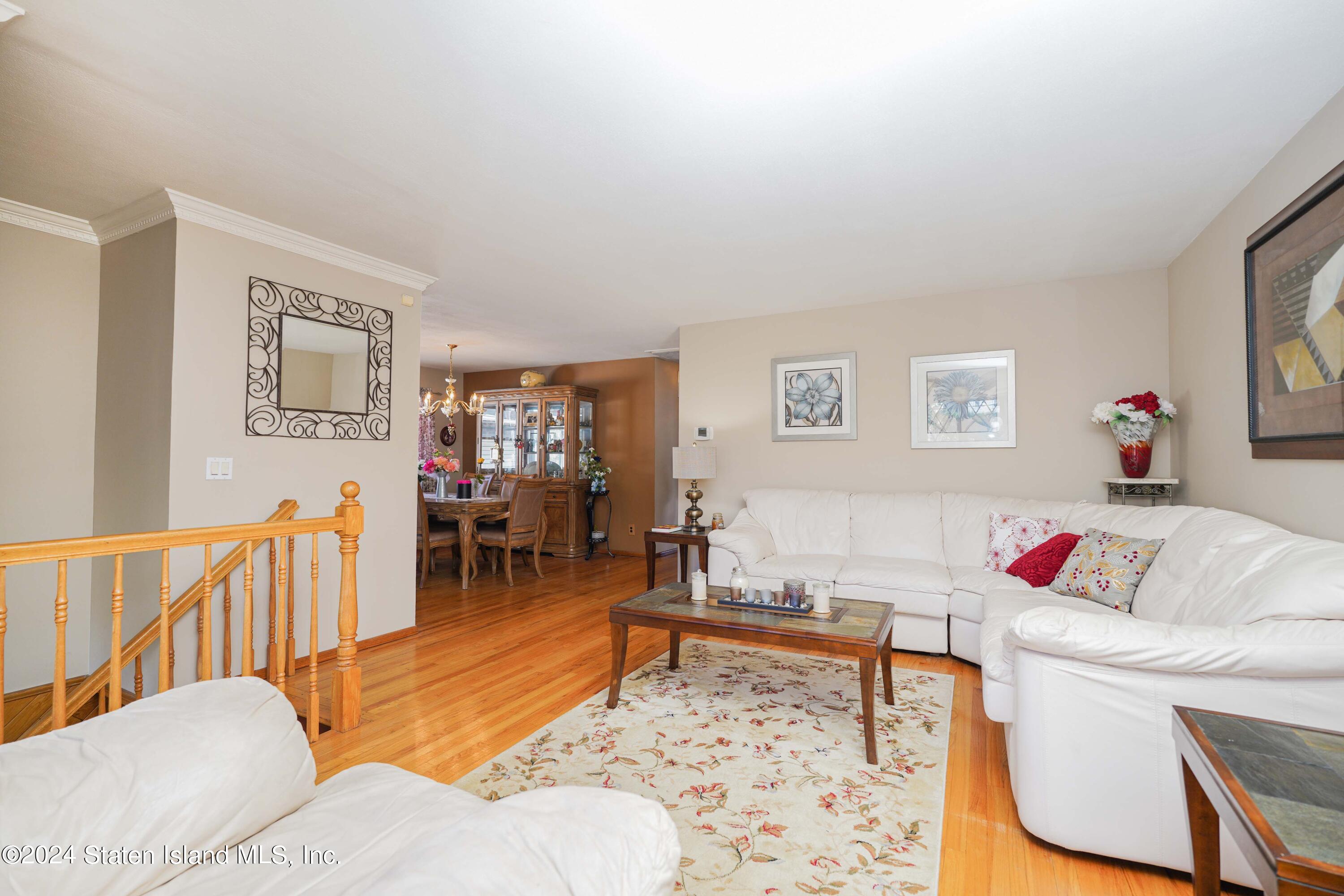 89 Renwick Avenue