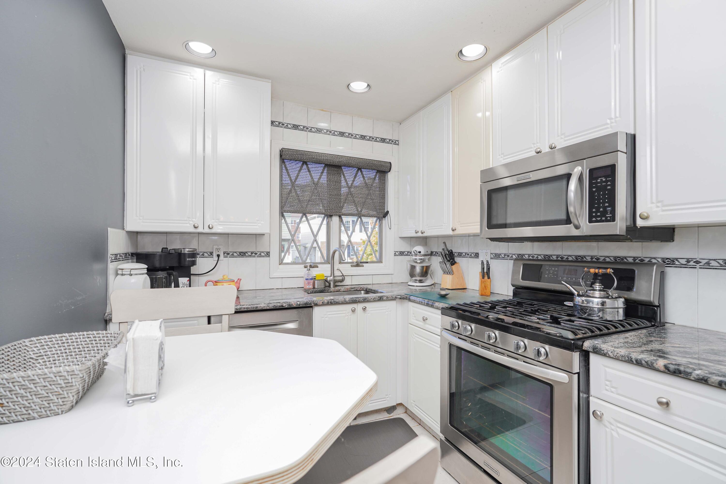 89 Renwick Avenue
