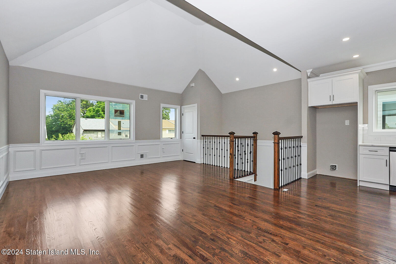 340 Manor Road