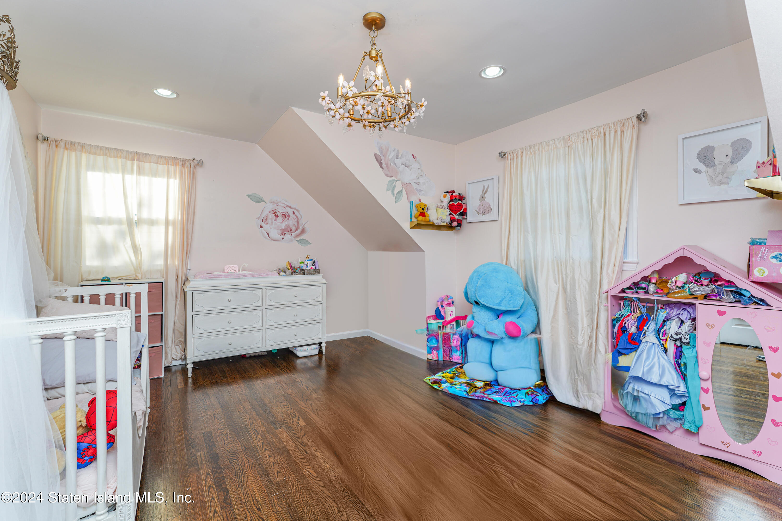 23 Kingdom Avenue