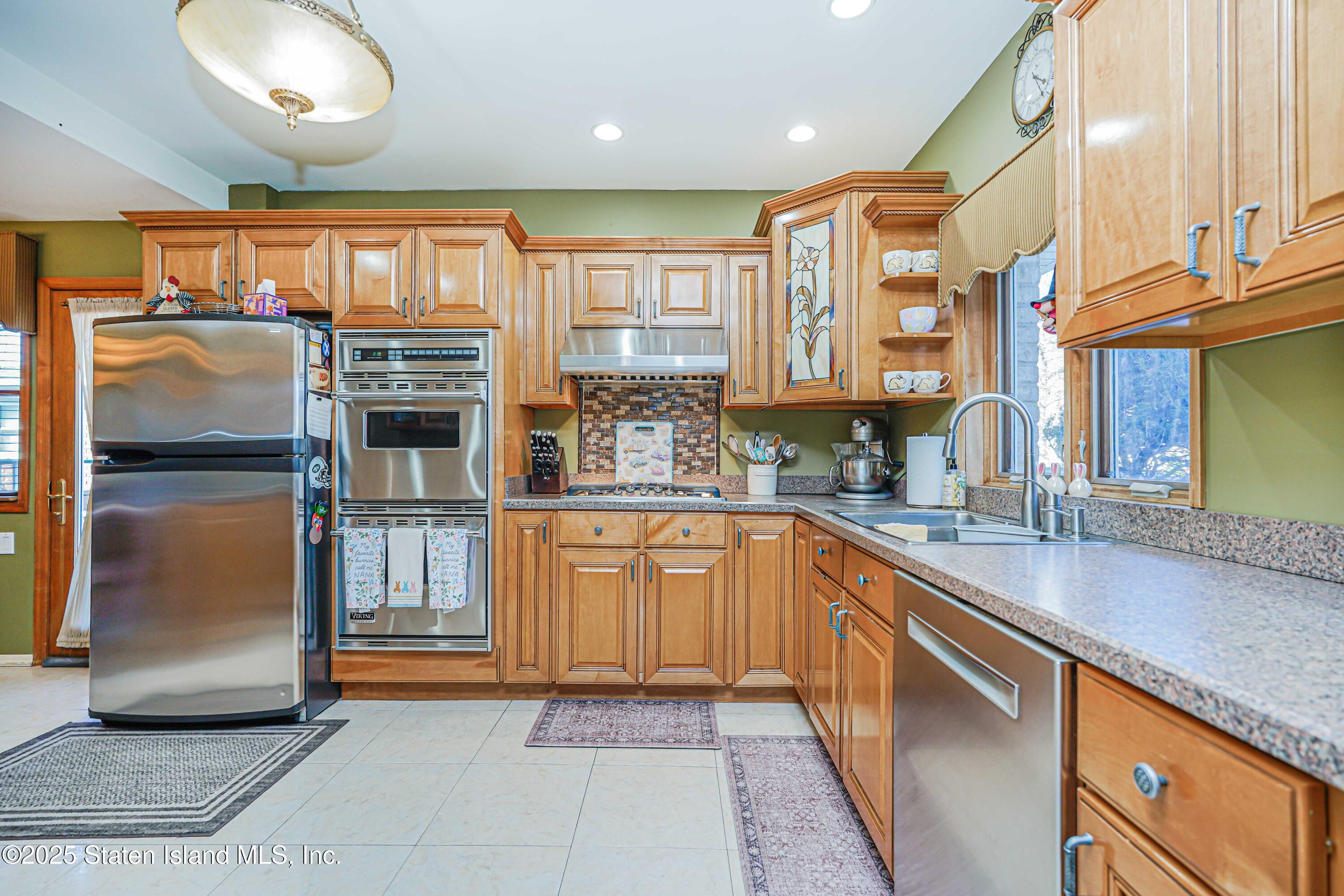 125 Laconia Avenue