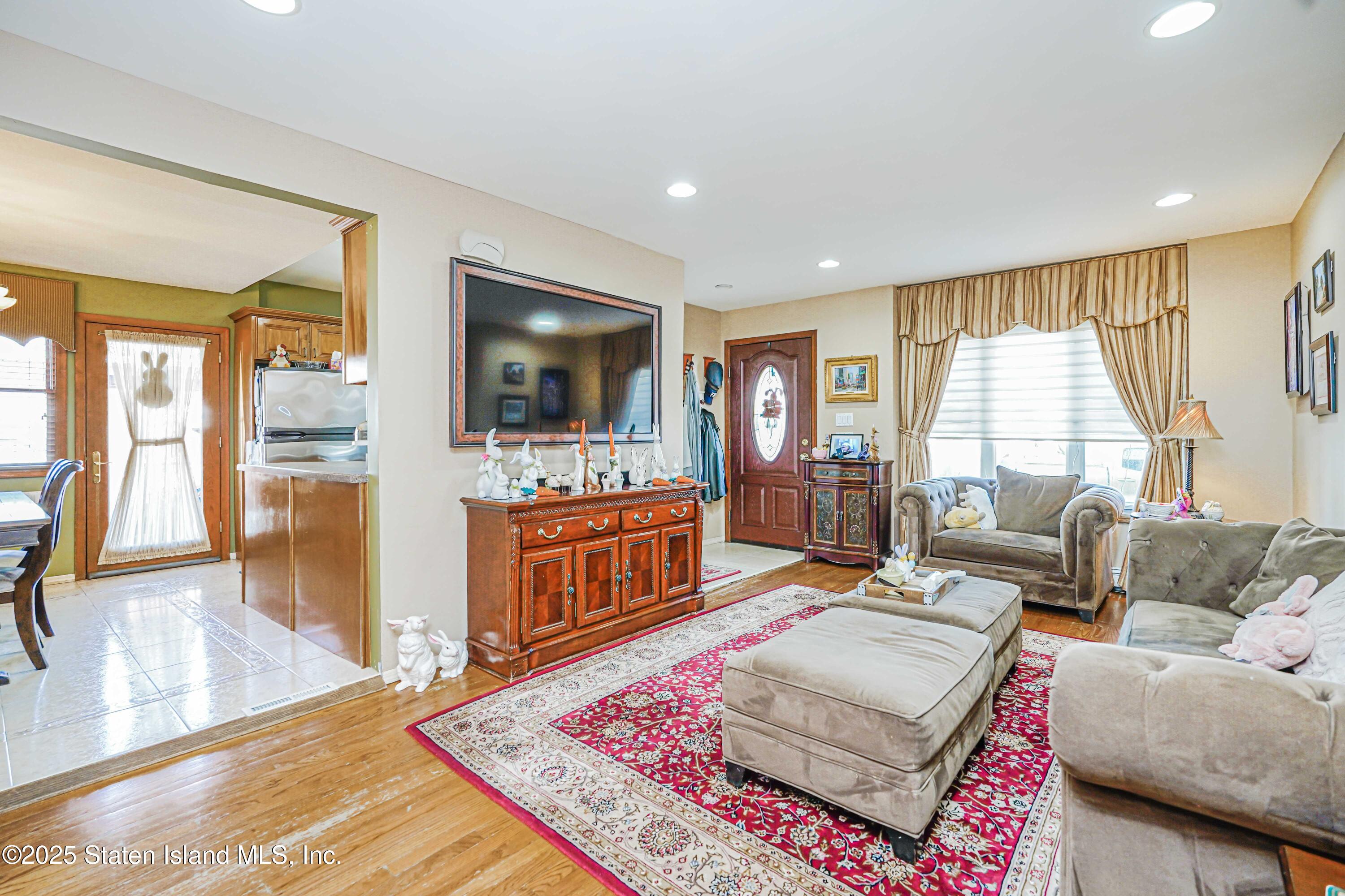 125 Laconia Avenue