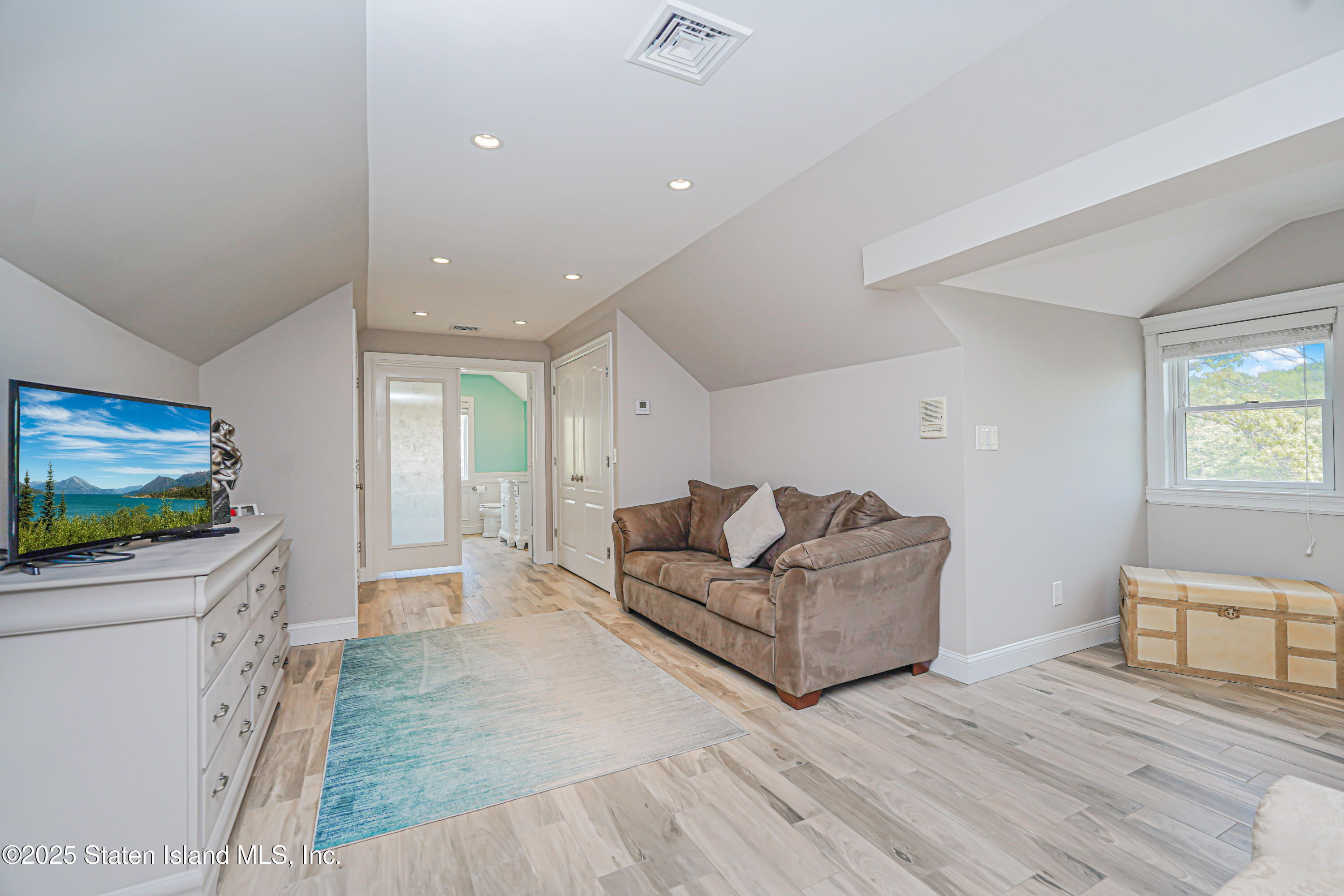 237 Bayview Avenue
