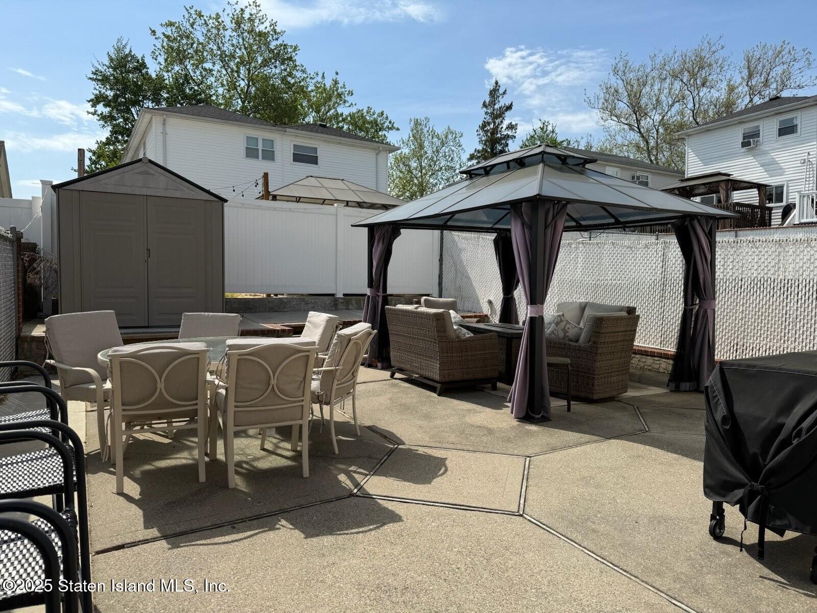 938 Armstrong Avenue