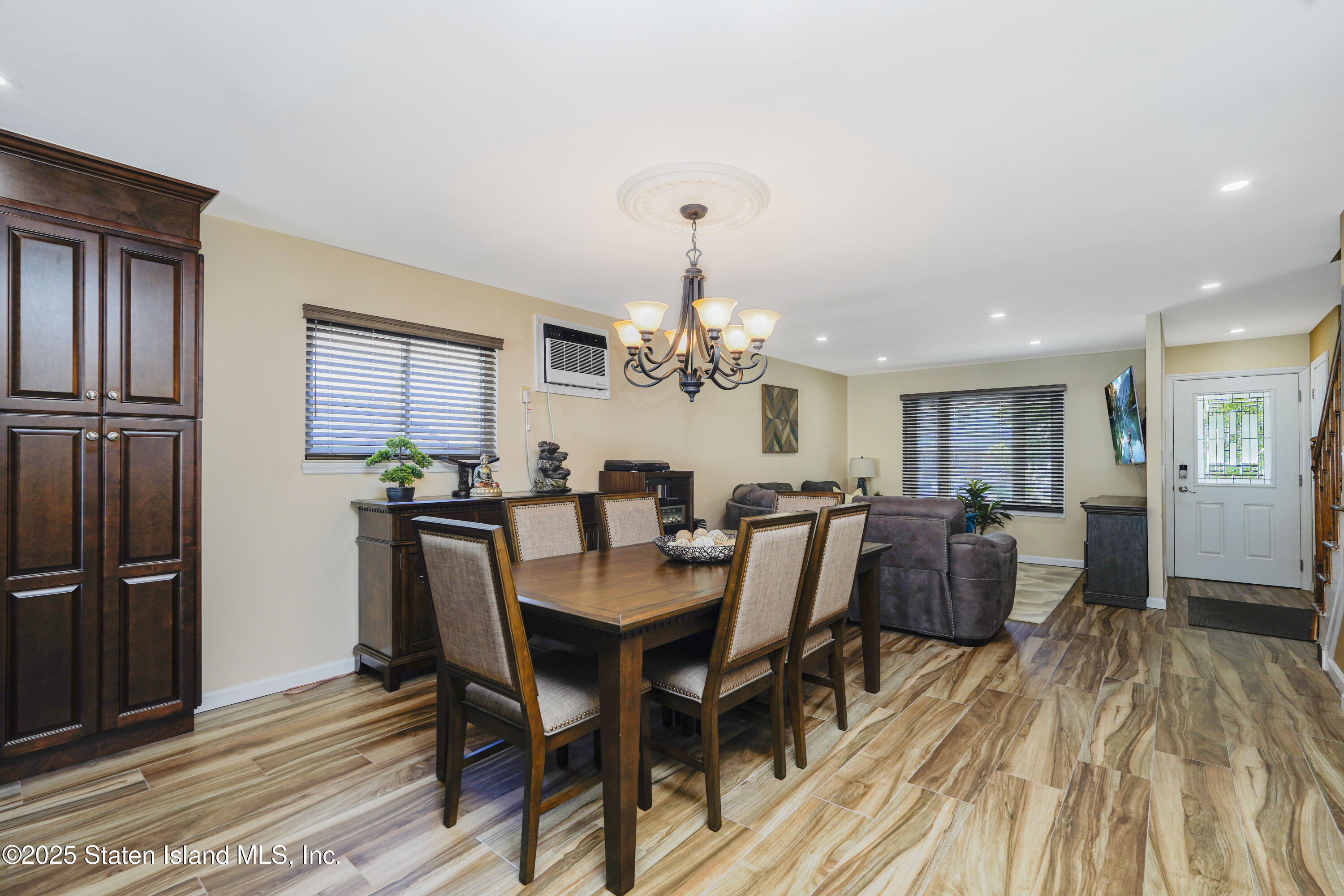 80 Gold Avenue