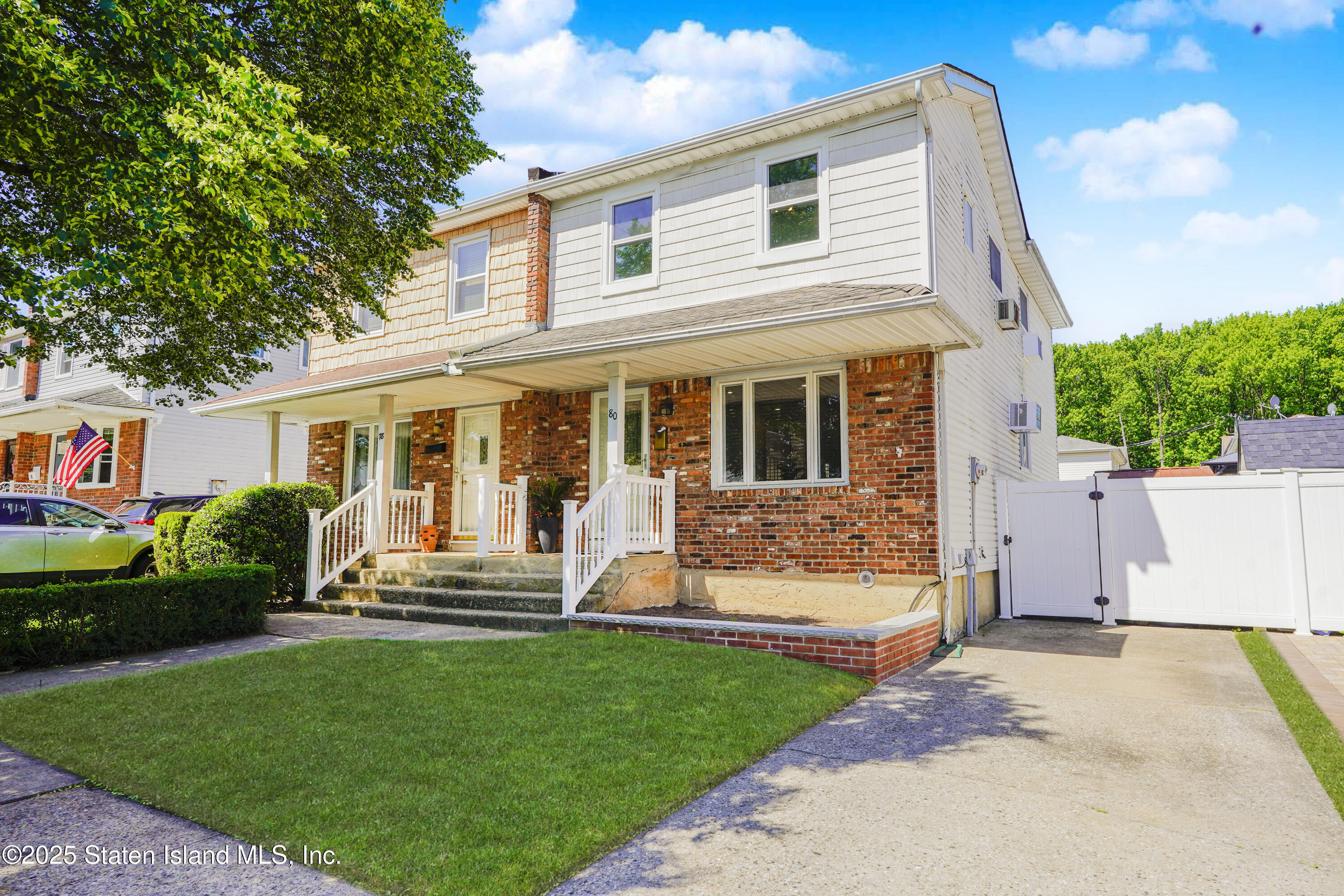 80 Gold Avenue
