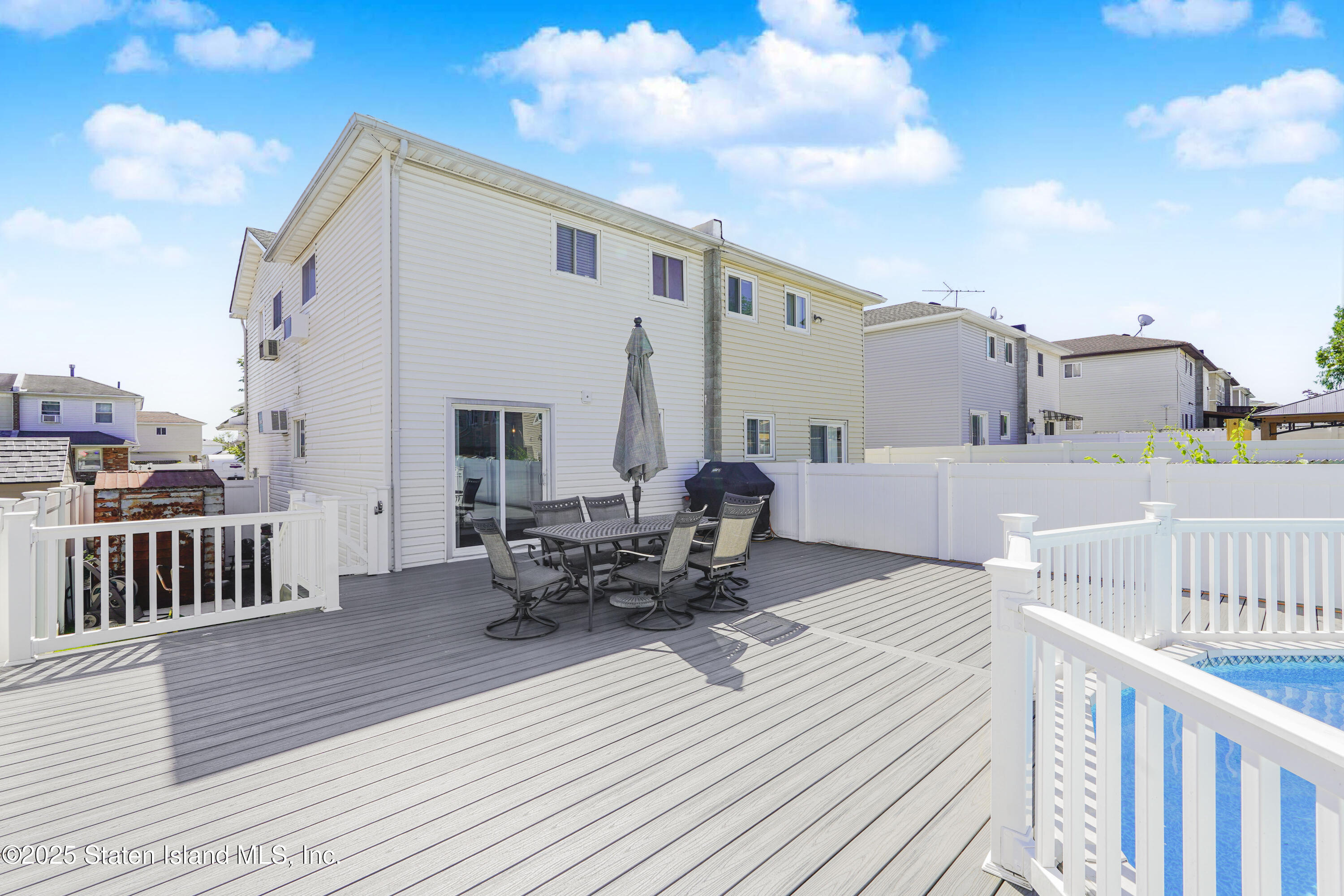 80 Gold Avenue