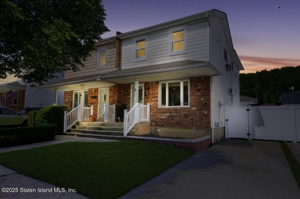 80 Gold Avenue