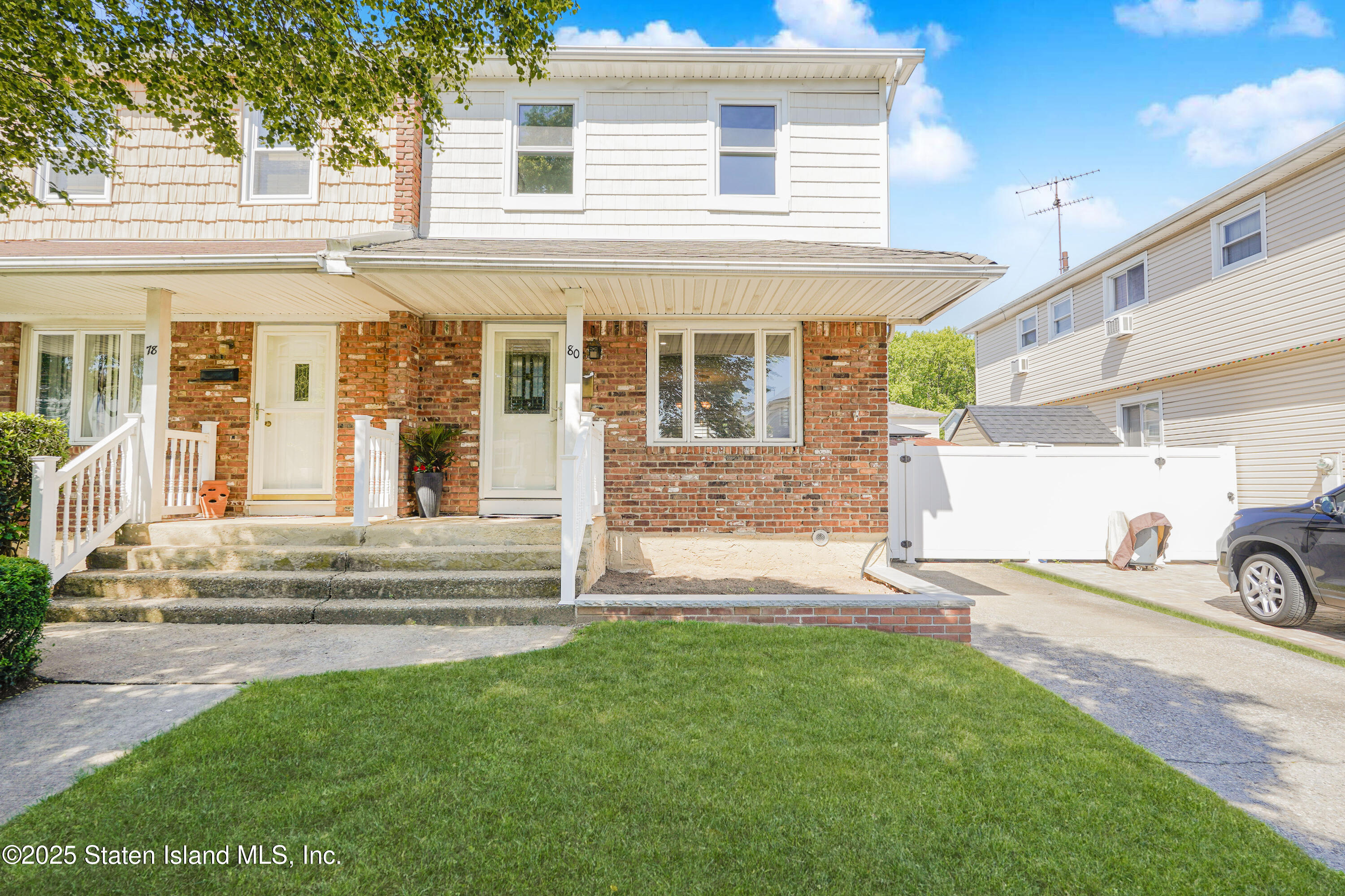 80 Gold Avenue