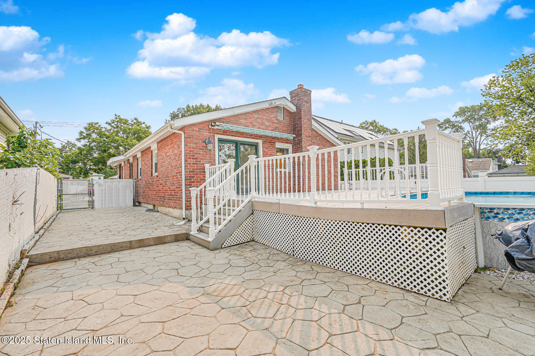 374 Tysens Lane