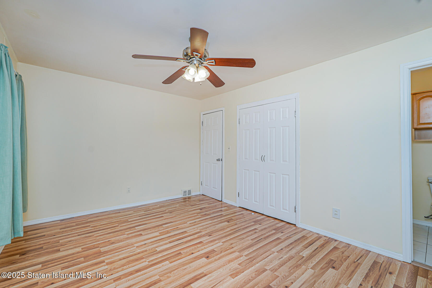 374 Tysens Lane