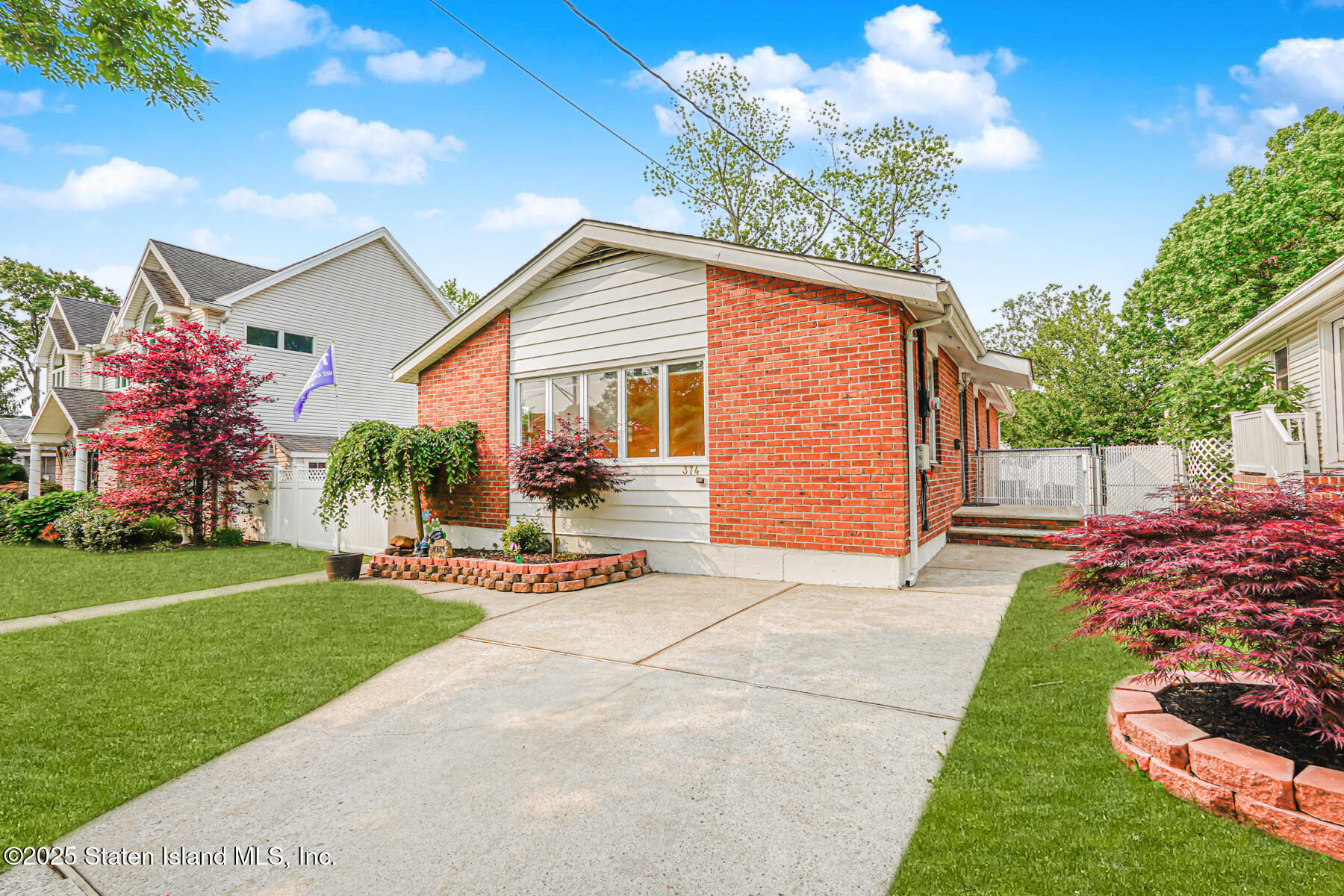 374 Tysens Lane