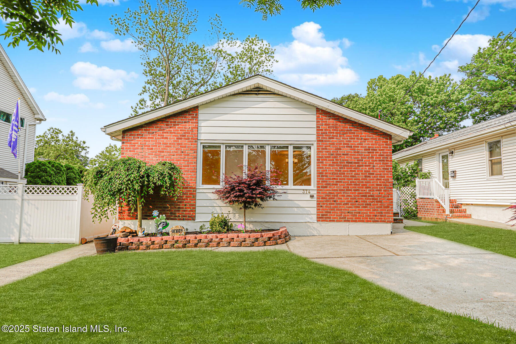 374 Tysens Lane
