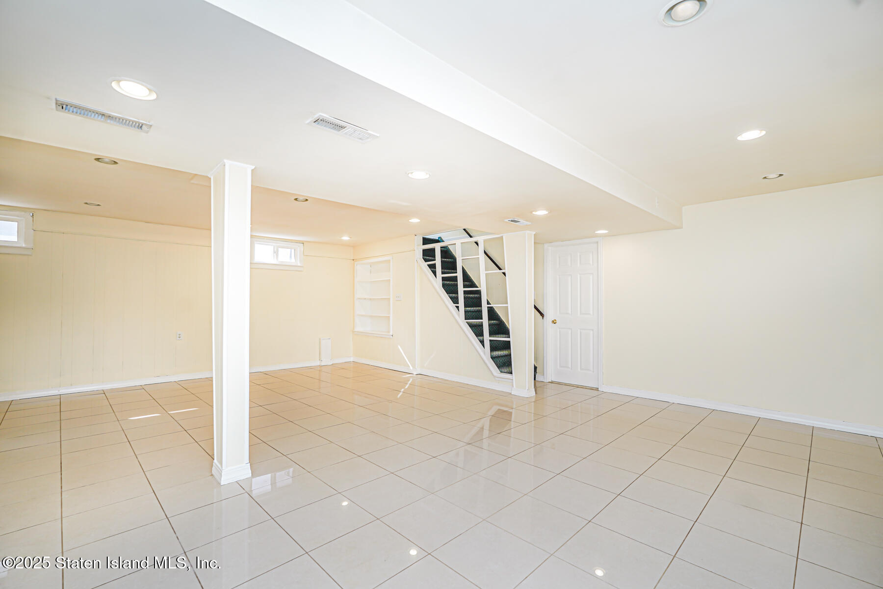 374 Tysens Lane