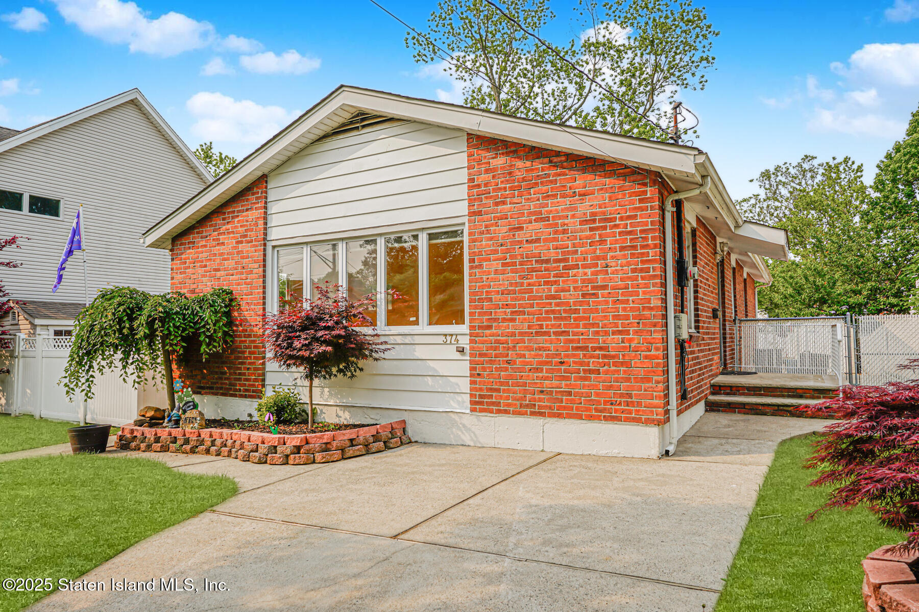 374 Tysens Lane