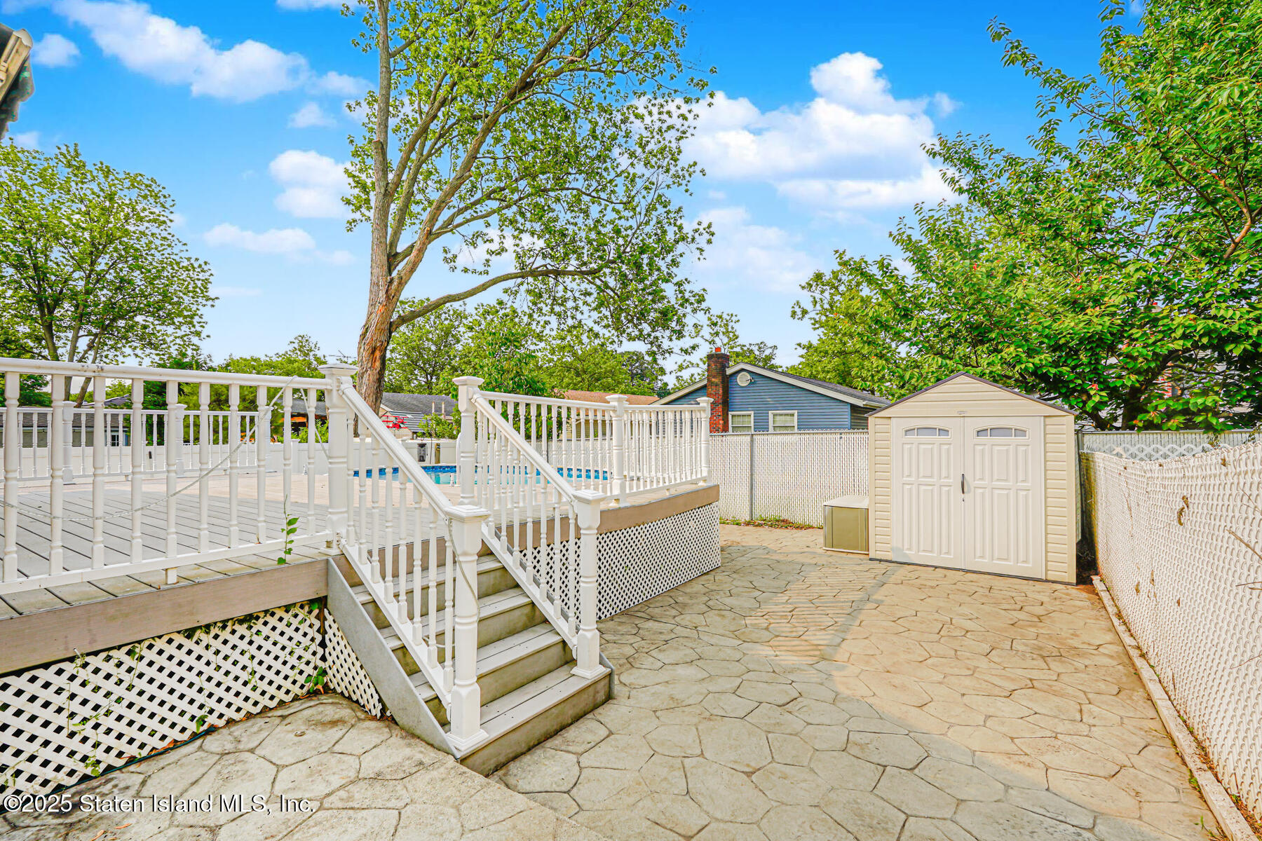 374 Tysens Lane