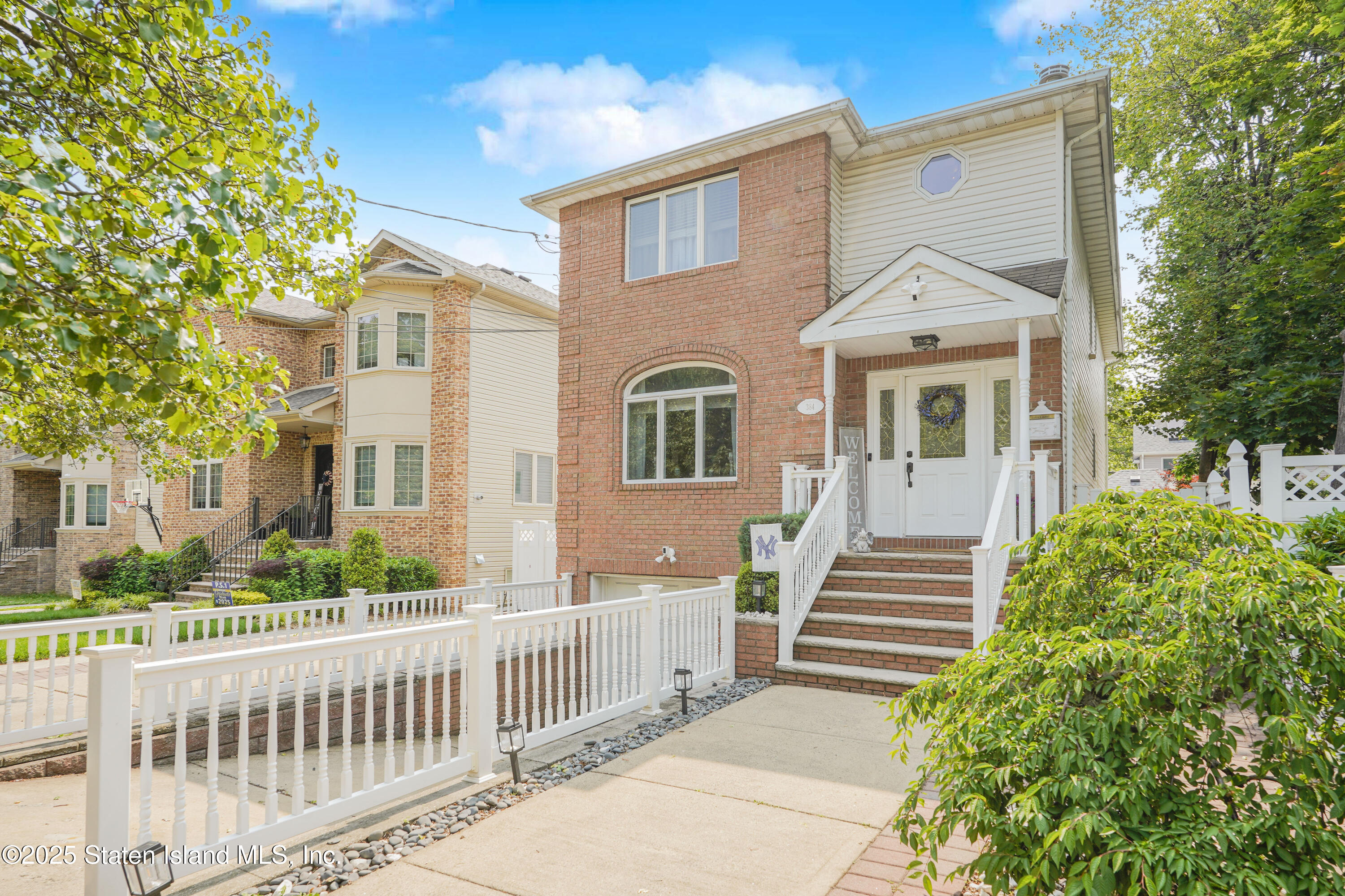 384 Yetman Avenue