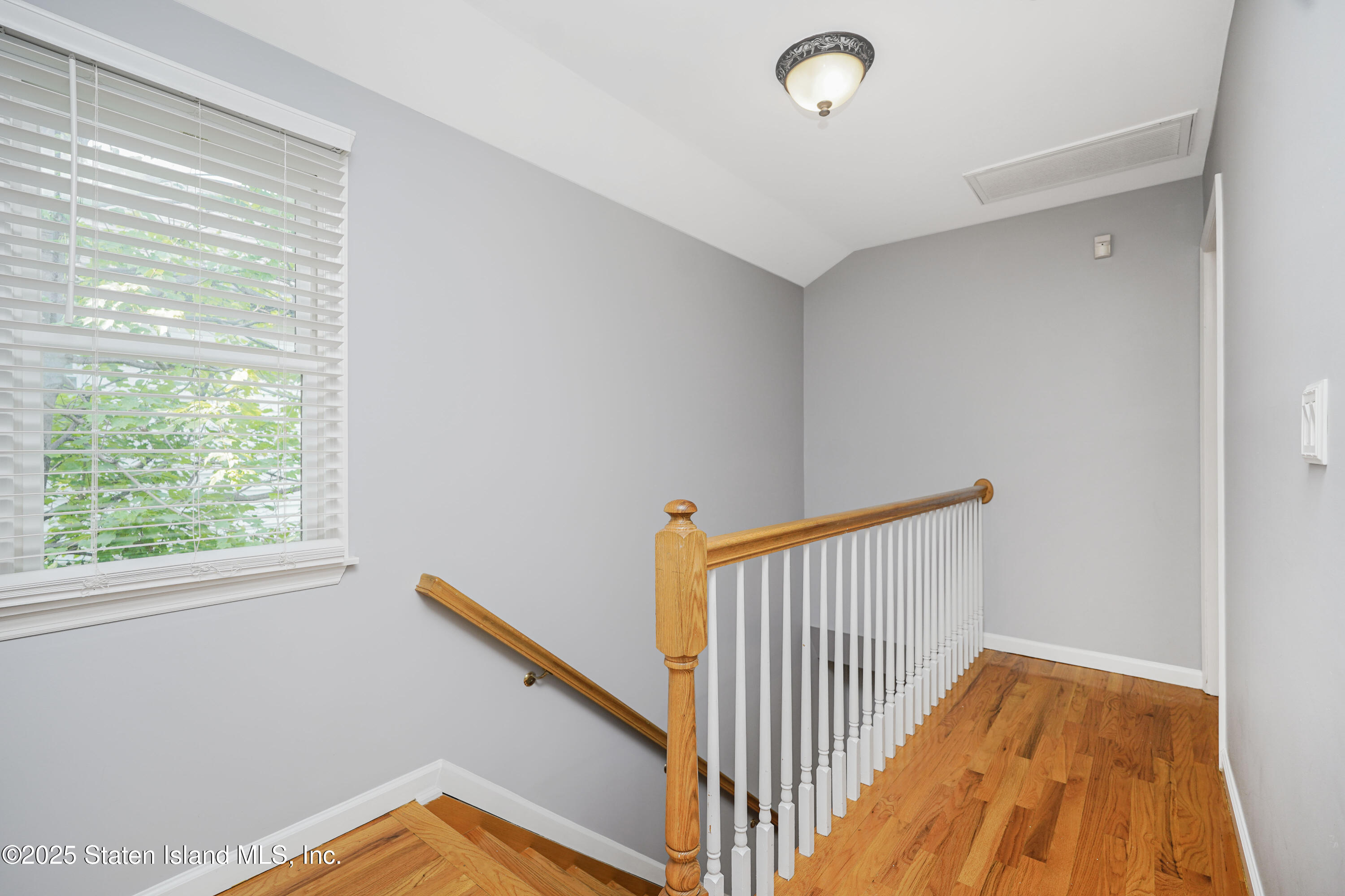 384 Yetman Avenue