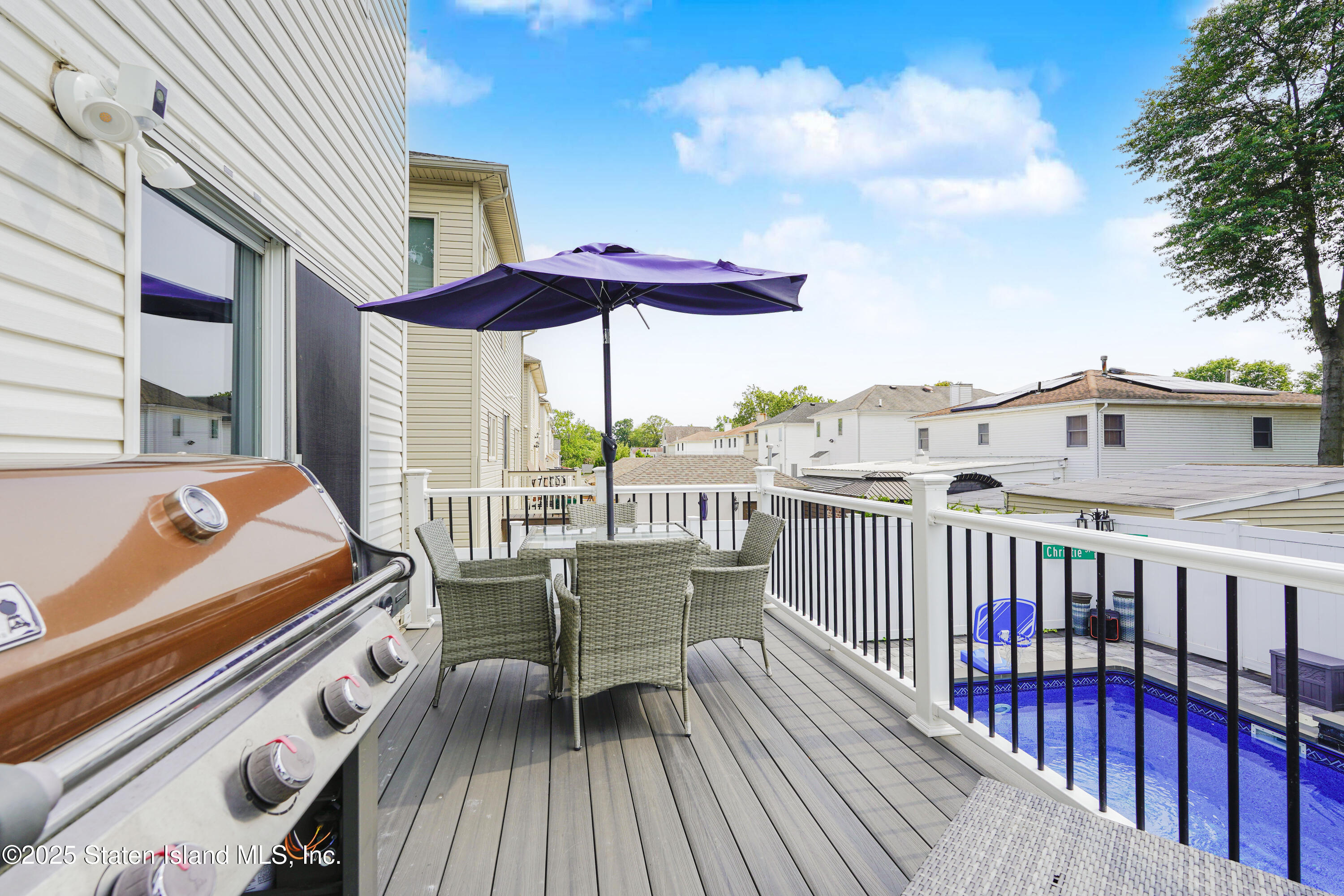 384 Yetman Avenue