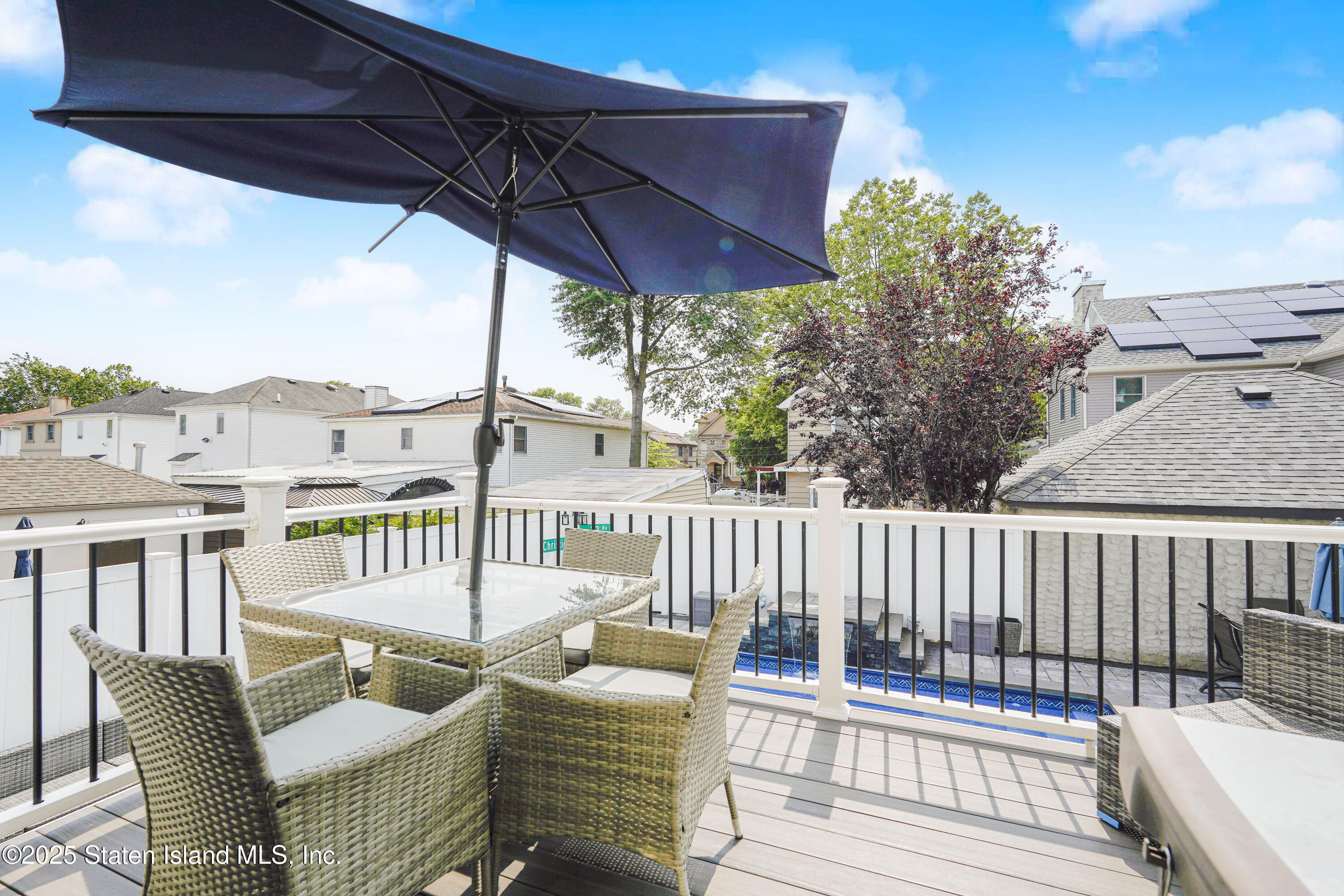 384 Yetman Avenue