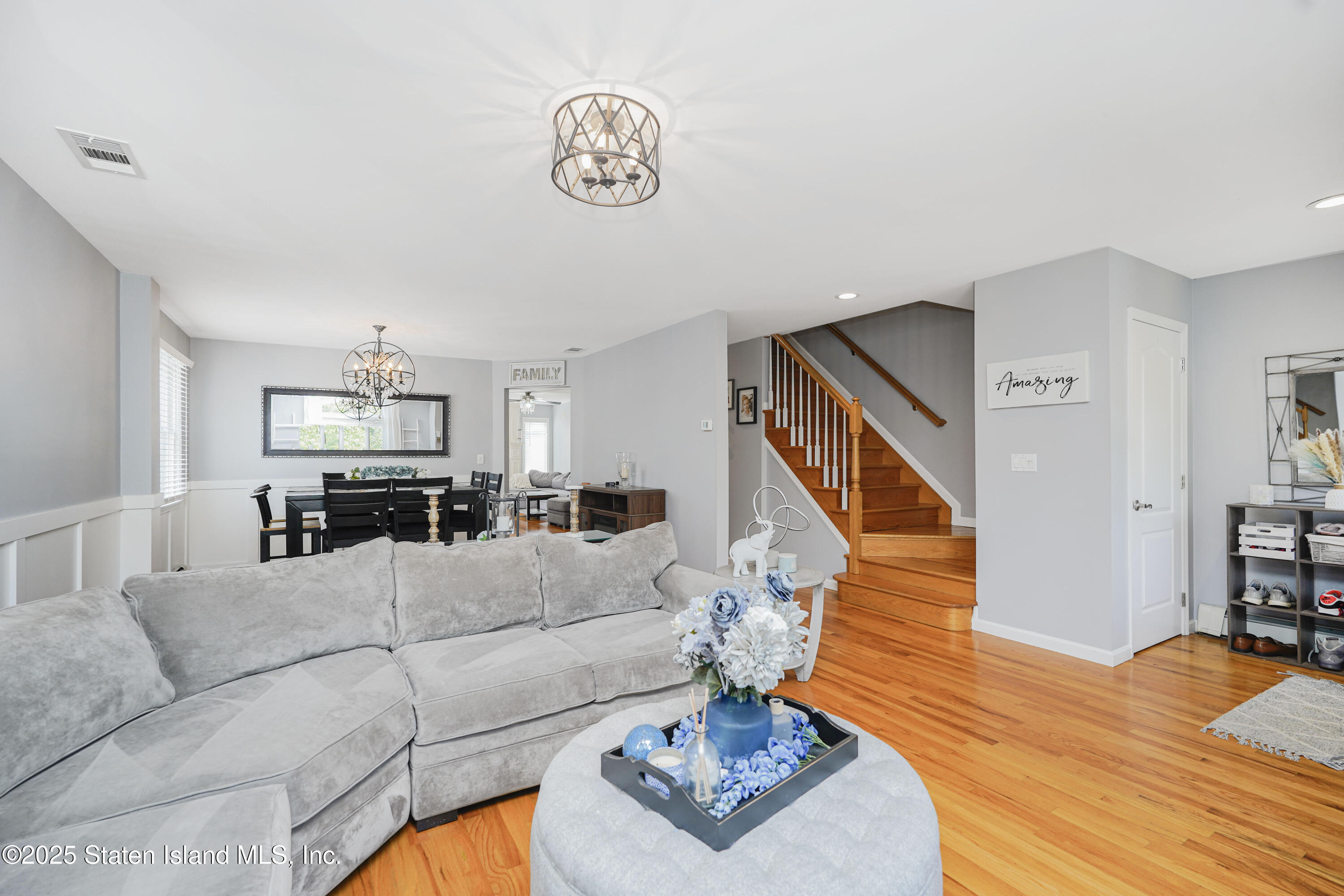 384 Yetman Avenue