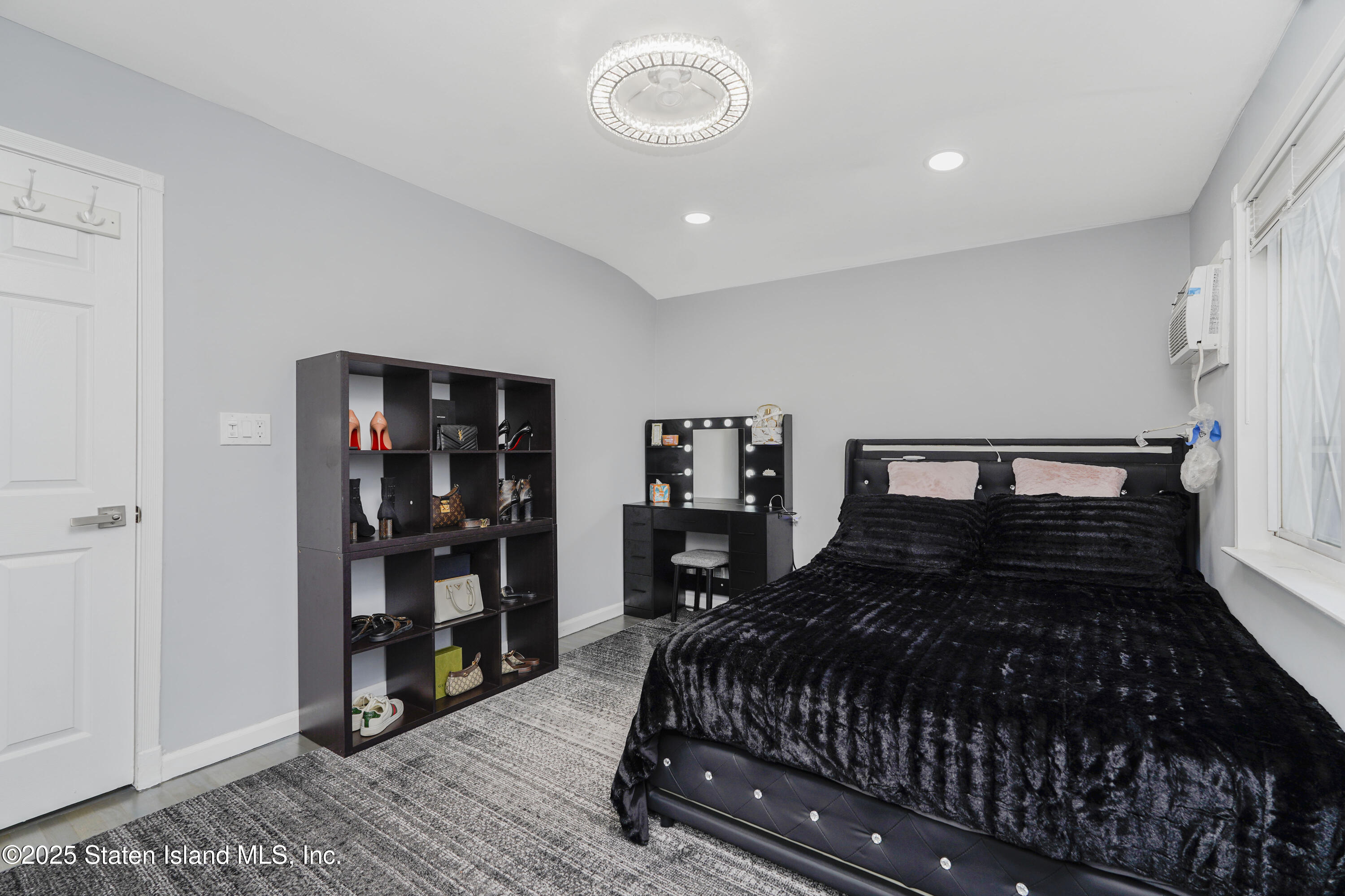 26 E Brandis Avenue